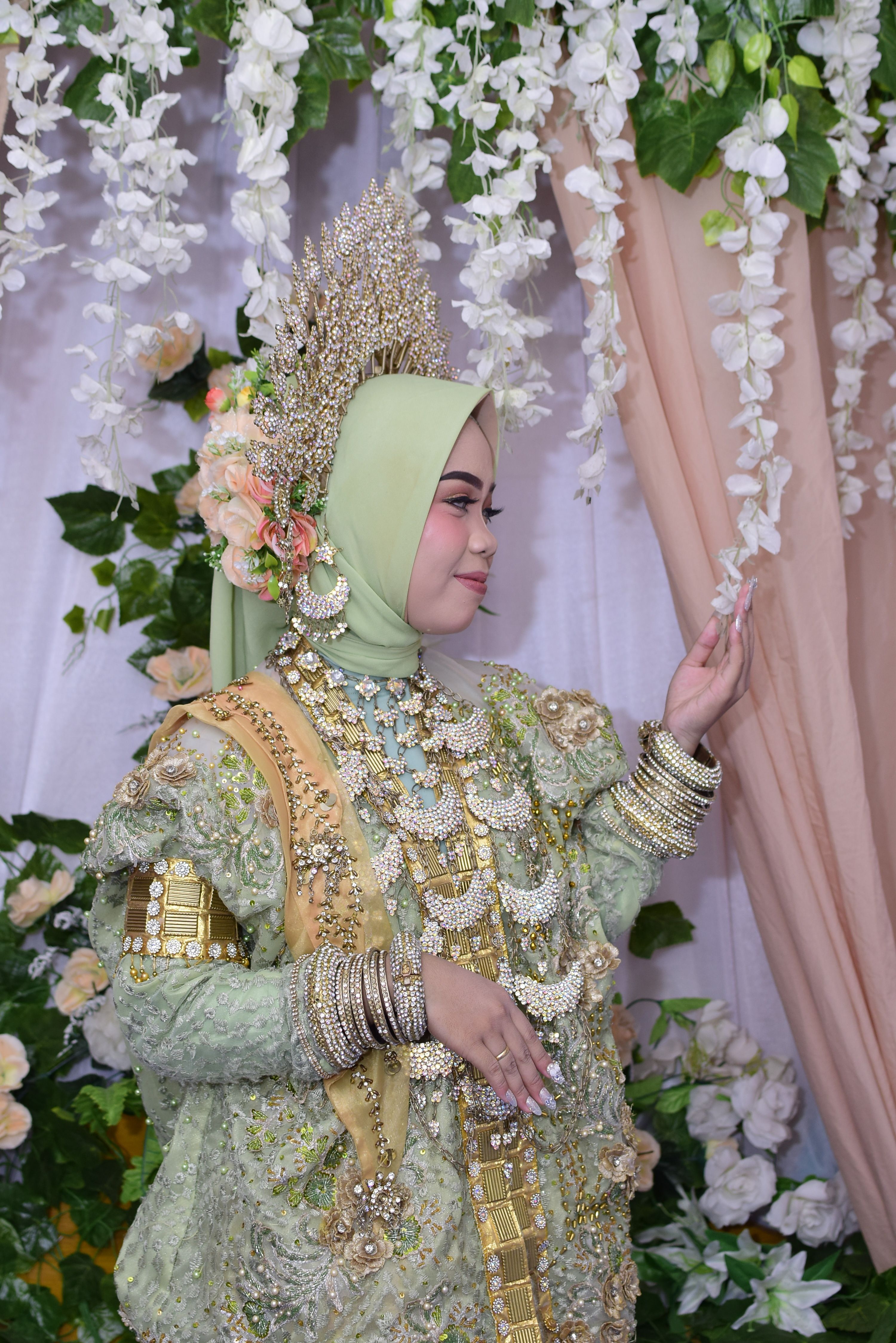 Traditional Bugis Bride in Ornate Wedding Attire · Free Stock Photo