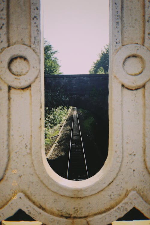 Immagine gratuita di allenare, chiodini, città