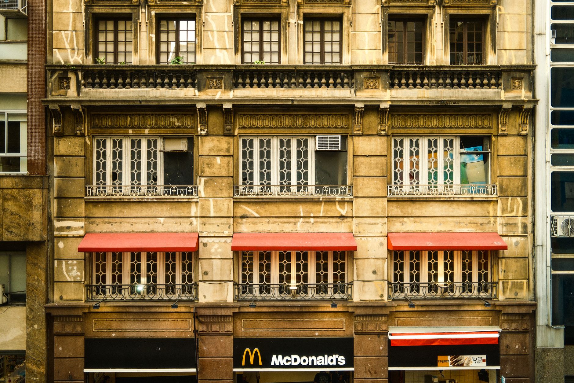 Samaritaine em Paris celebra Modernismo Brasileiro com moda e arte