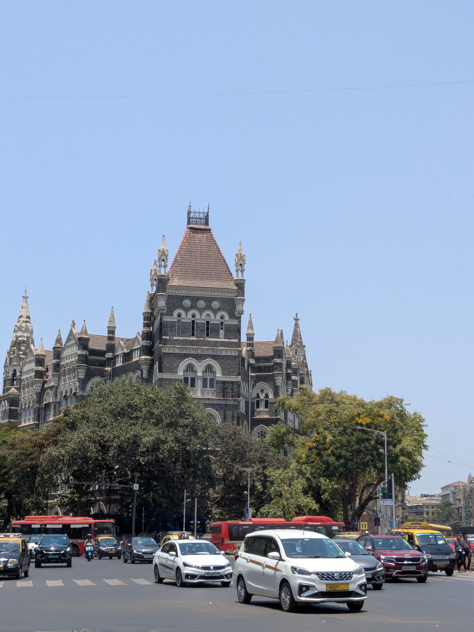 Photo: VikeshZen Gothic architecture amid Fort traffic
