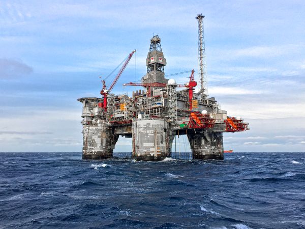 Platform pengeboran lepas pantai