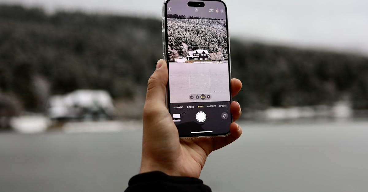 邁向全螢幕關鍵一步,iPhone 18 Pro 鏡頭挪到左上角?