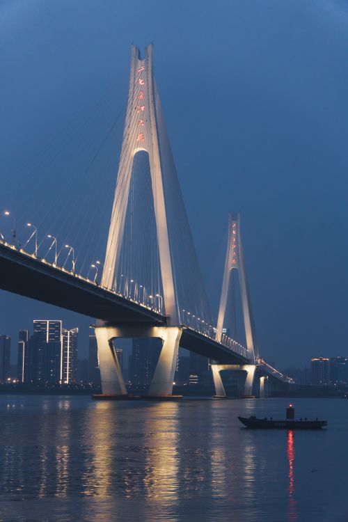 Illuminated Modern Bridge at Night · Free Stock Photo
