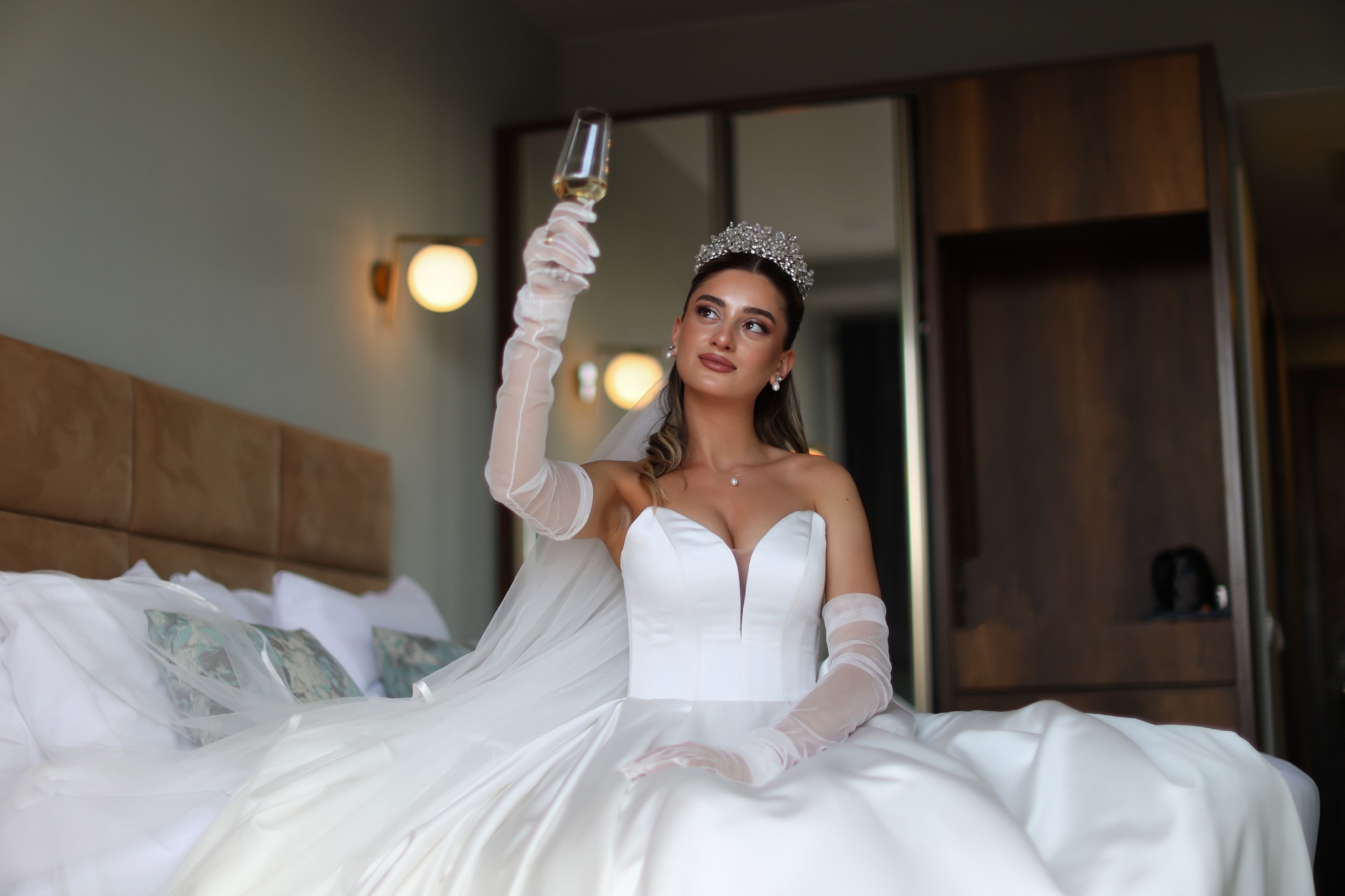 What to Wear to Your Wedding Dress Appointment