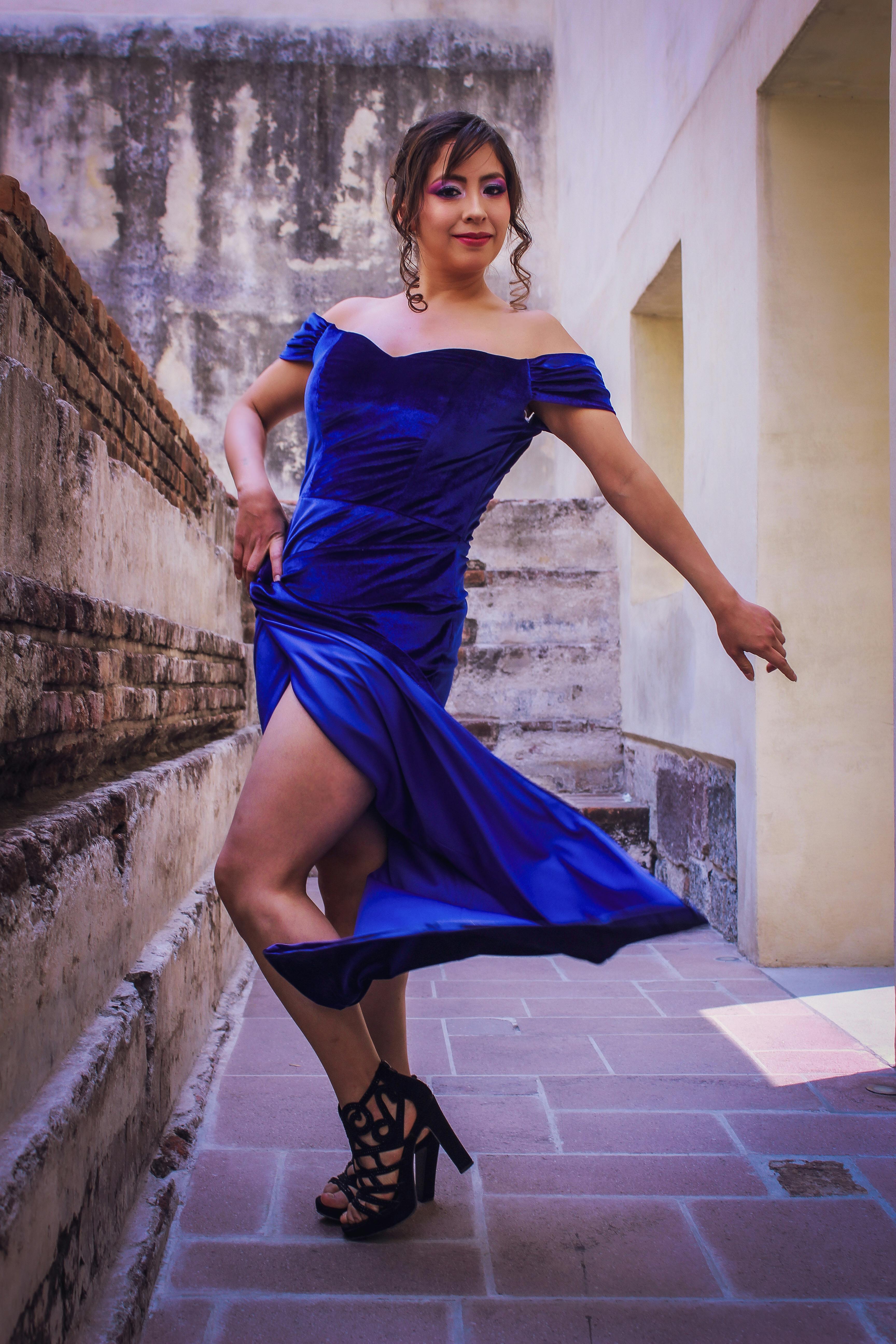 ingyenes Lövés: Moda En Pasarela Modelo:@Ani.Zsandoval Mua: @Mabel Kotta Diseñador: @Julio. Delacruz Helyszín Y Agradecimiento Especial: @Palaciodemedicina Szervezet: @Anyajuarez #Israyosoy @... Stockfotó