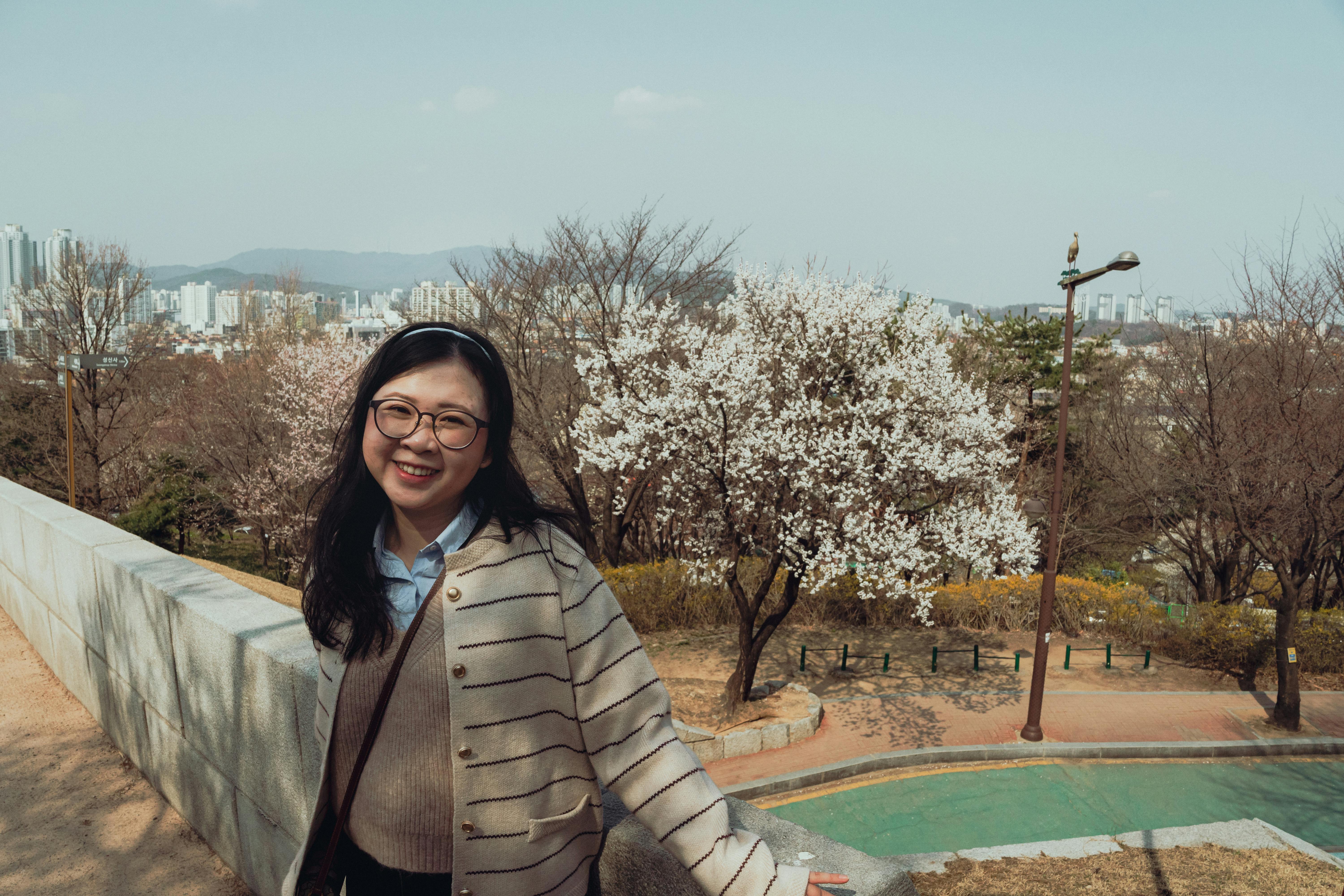 Seoul cosmetic surgery tourism demand — Photo by Theodore Nguyen on Pexels