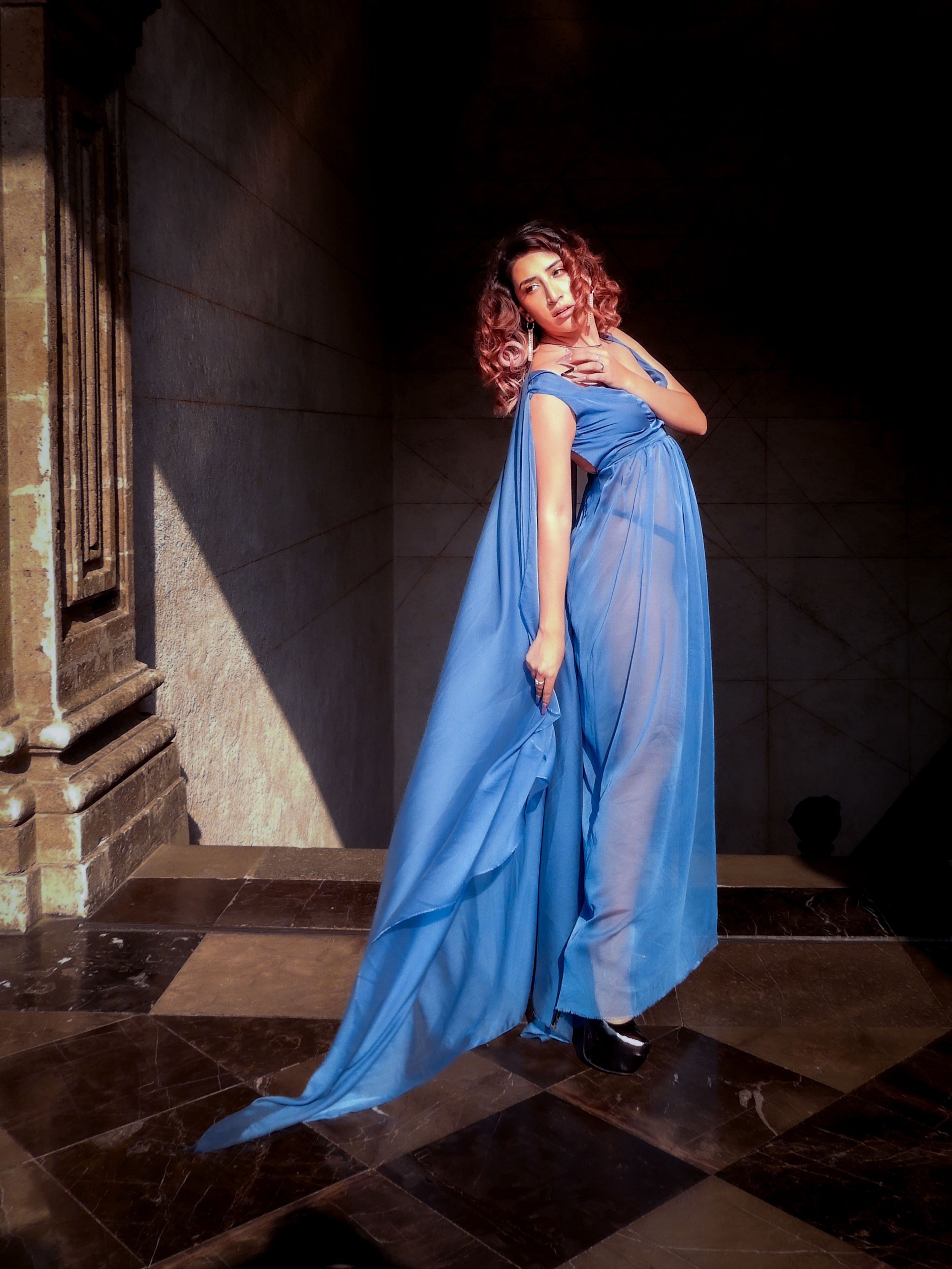princess polly baby blue dress 818.342+ Fotos y Imágenes de Anne hathaway blue dress Gratis · Banco de  Fotos Gratis