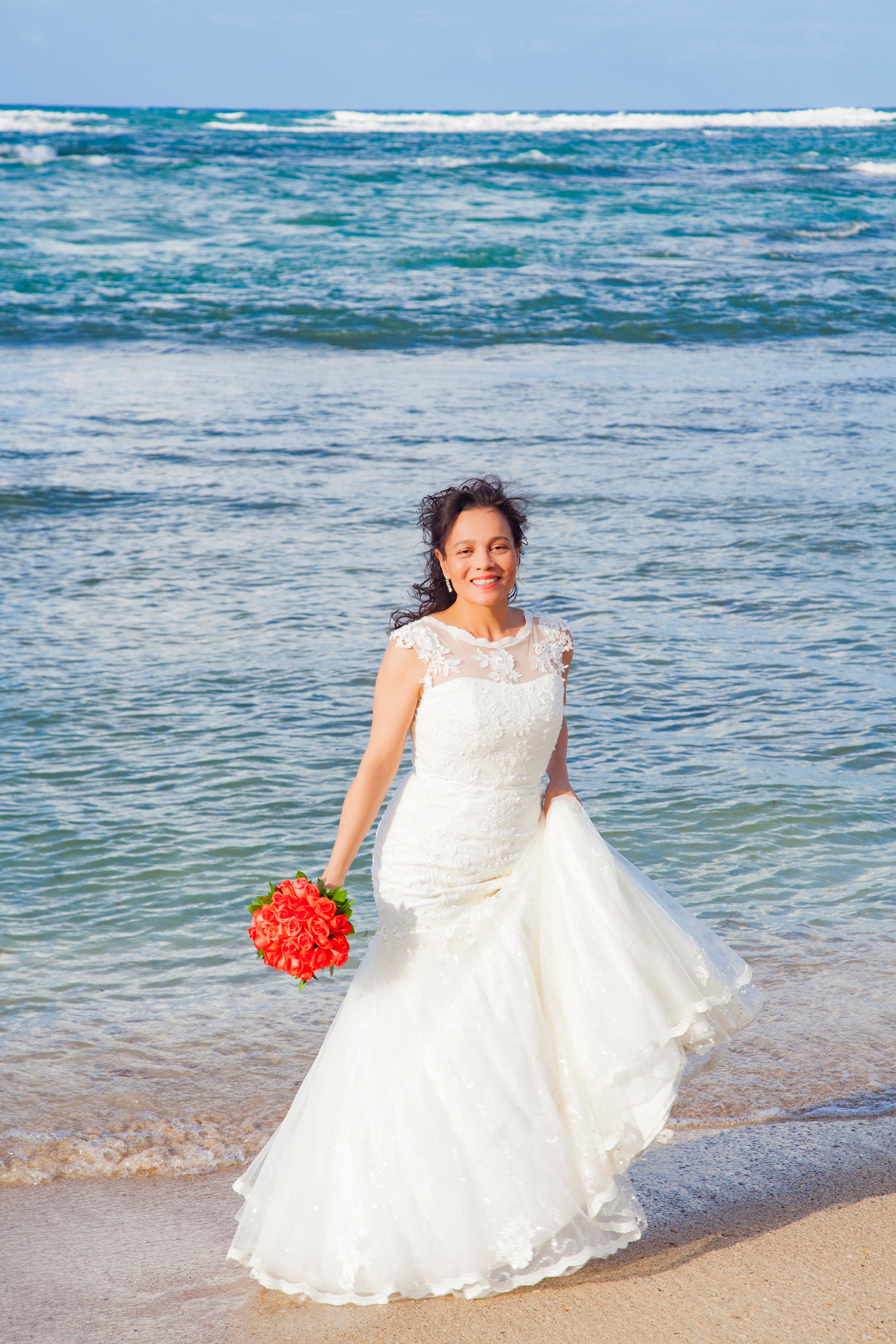 Bride Beach Wedding Photos, Download The BEST Free Bride Beach Wedding  Stock Photos & HD Images