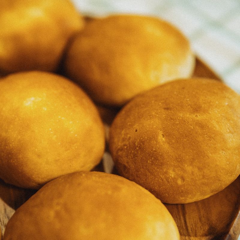 Italian Pane Toscano Salt-Free Rolls