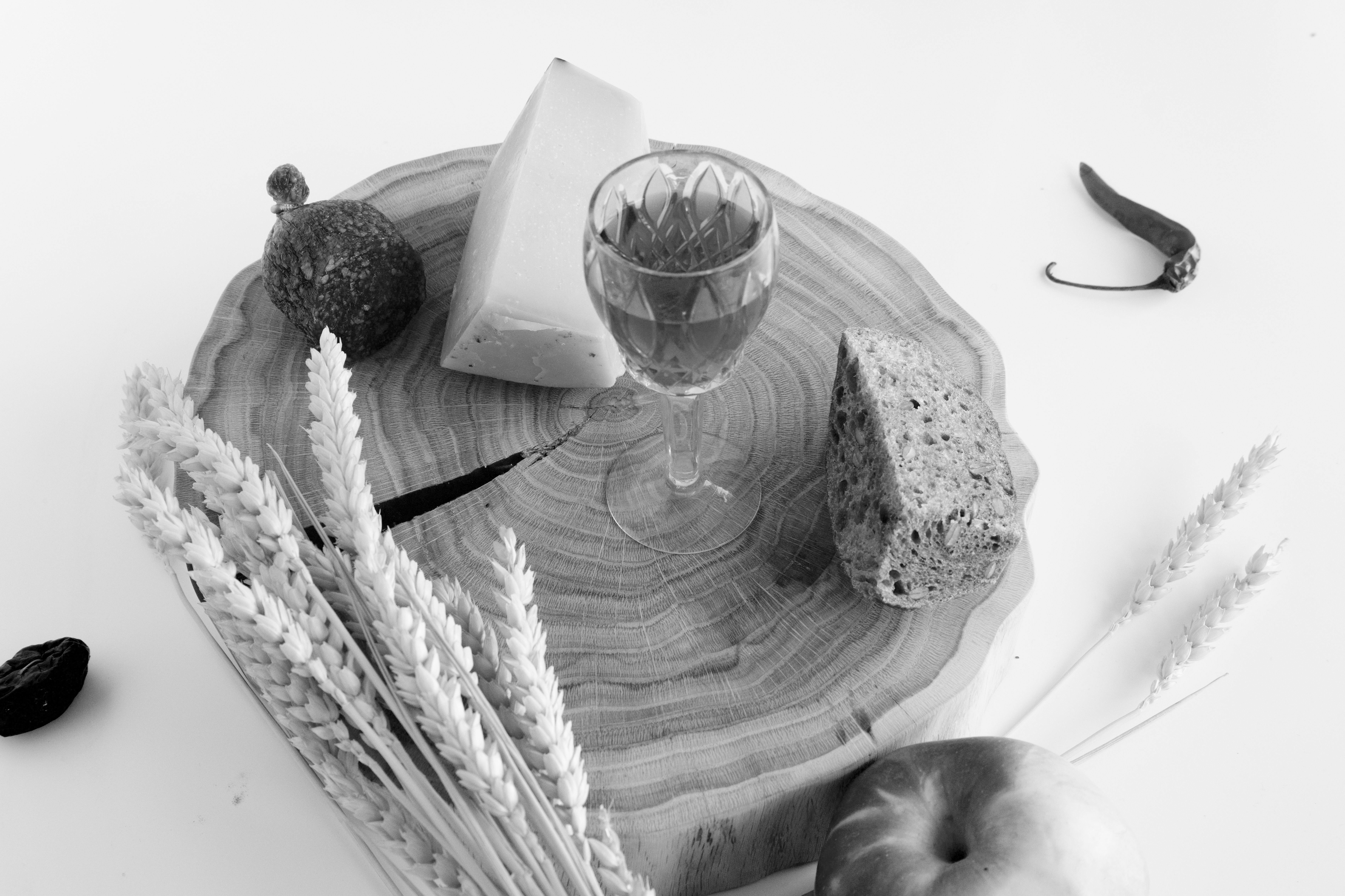 The Art of Apple Cutting