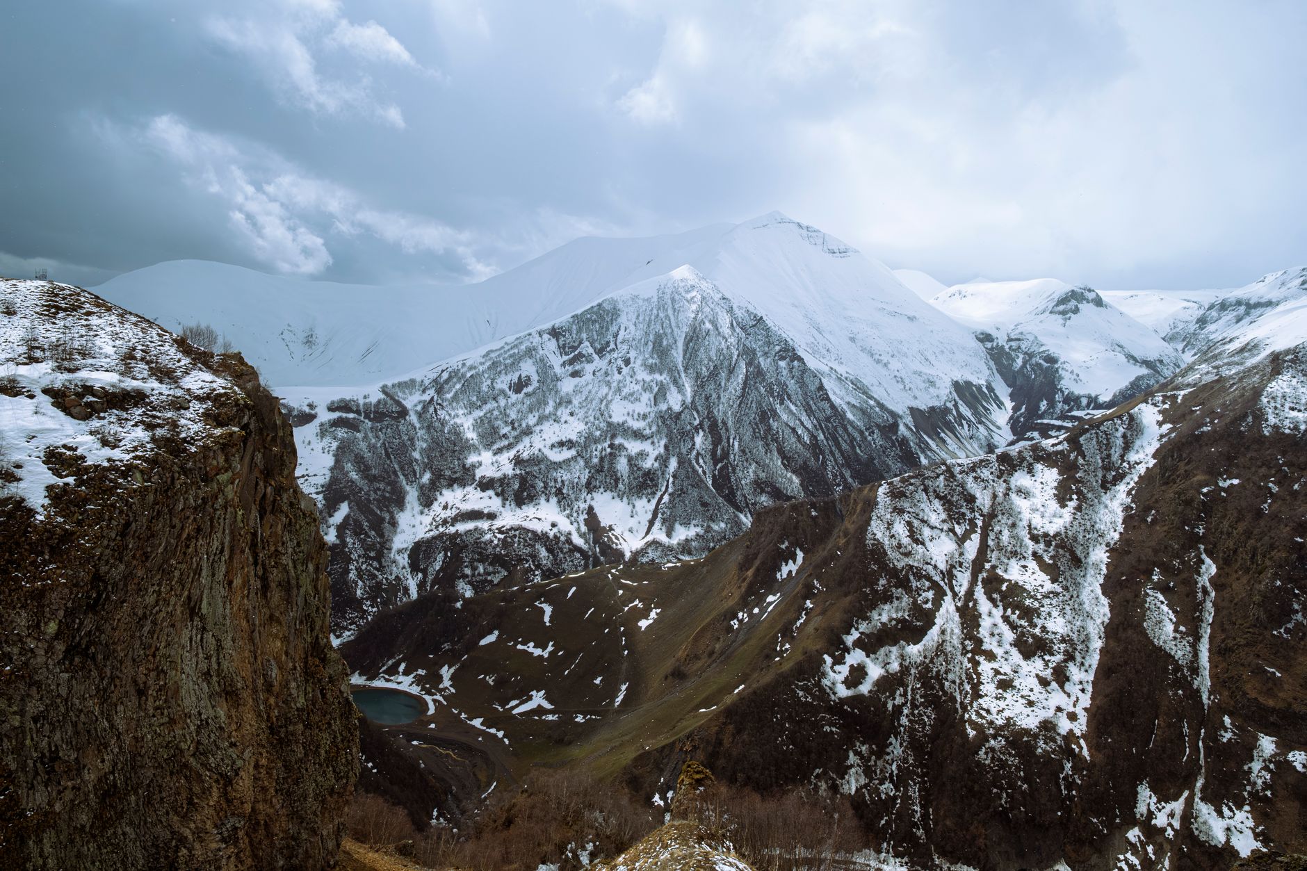 dariali gorge kazbegi georgia terek river canyon border military highway