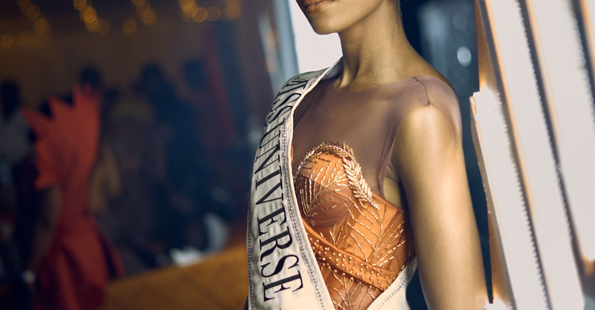 Goodnight Pageant Elegant Beauty Pageant Contestant at Night Event · Free Stock Photo