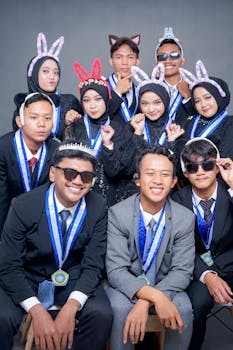 Photo of Indore's top achievers receiving awards from an MP on June 7th. Celebrating excellence and achievement in Indore.