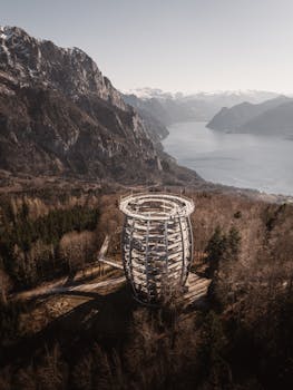 Dua Sahabat SMA Ditemukan Berbaring Sambil Bertahan Dalam Kecelakaan Mobil Menuju Prom - Berdasarkan laporan dalam sidang penentuan hukuman, dua sahabat remaja Kiea McCann, 17 tahun, dan Dlava Mohammed, 16 tahun, ditemukan berbaring bersebelahan sambil 'berpegangan tangan' setelah tewas dalam kecelakaan mobil pada bulan Juli 2023. Kedua korban sedang dalam perjalanan menuju prom sekolah ketika insiden tragis itu terjadi. Anthony McGinn, 61 tahun, telah mengaku bersalah atas kecelakaan mengakibatkan kematian kedua remaja ini dan akan segera dijatuhi hukuman, seperti dilaporkan. - ditemukan 2