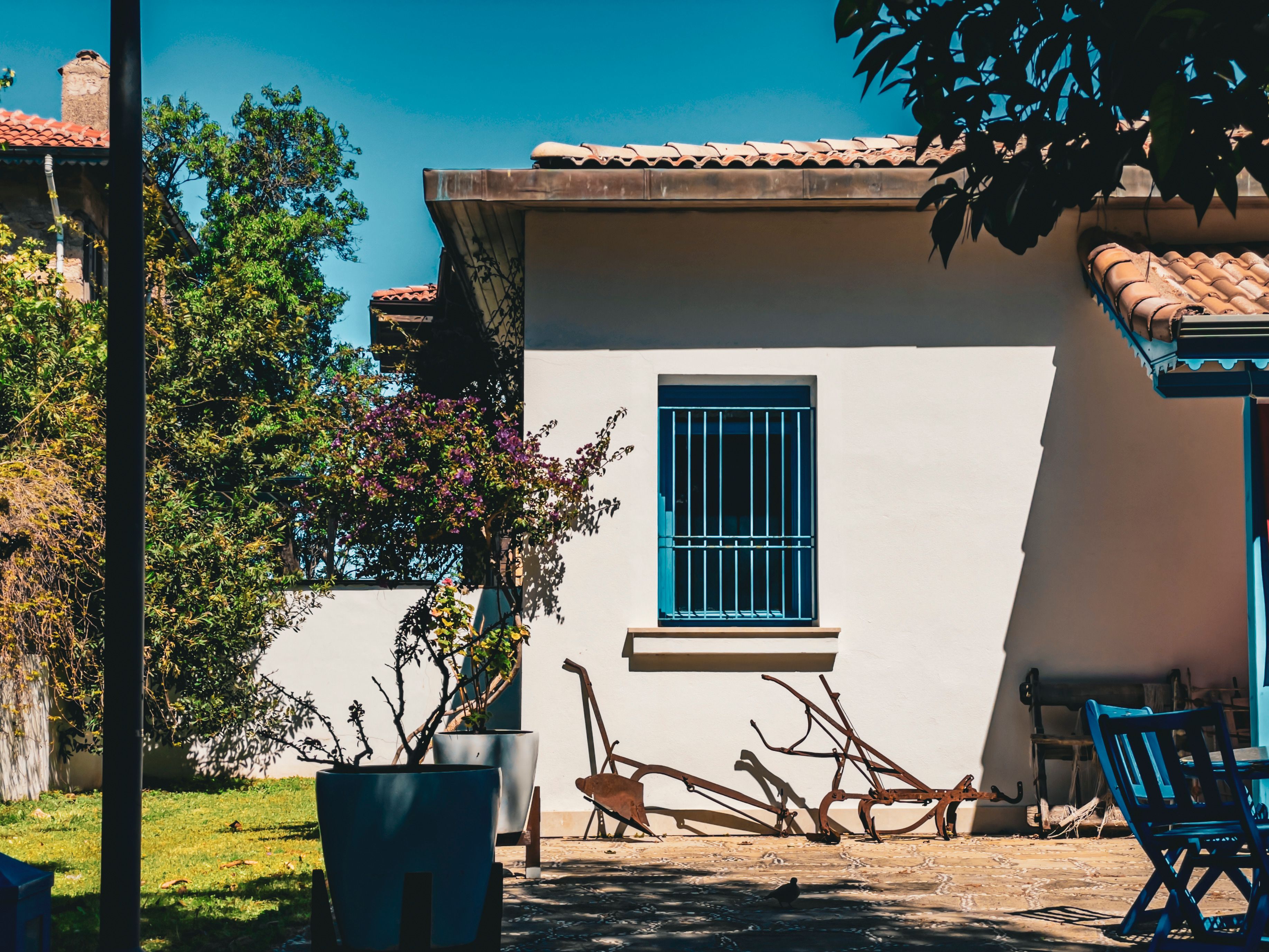 Charming Mediterranean Courtyard in Antalya, Türkiye · Free Stock Photo