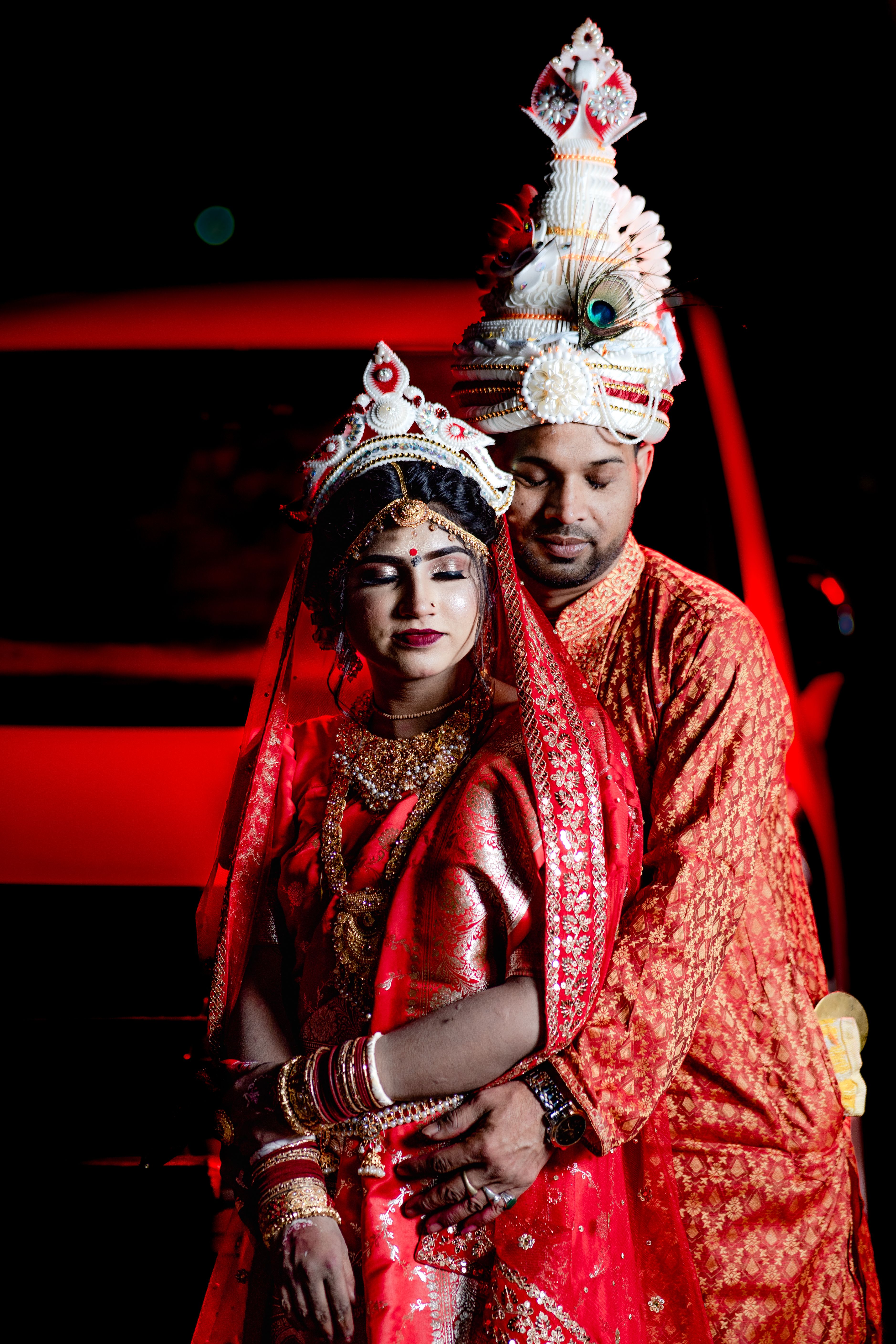 Young Couple in Traditional Indian Wedding Clothes · Free Stock Photo