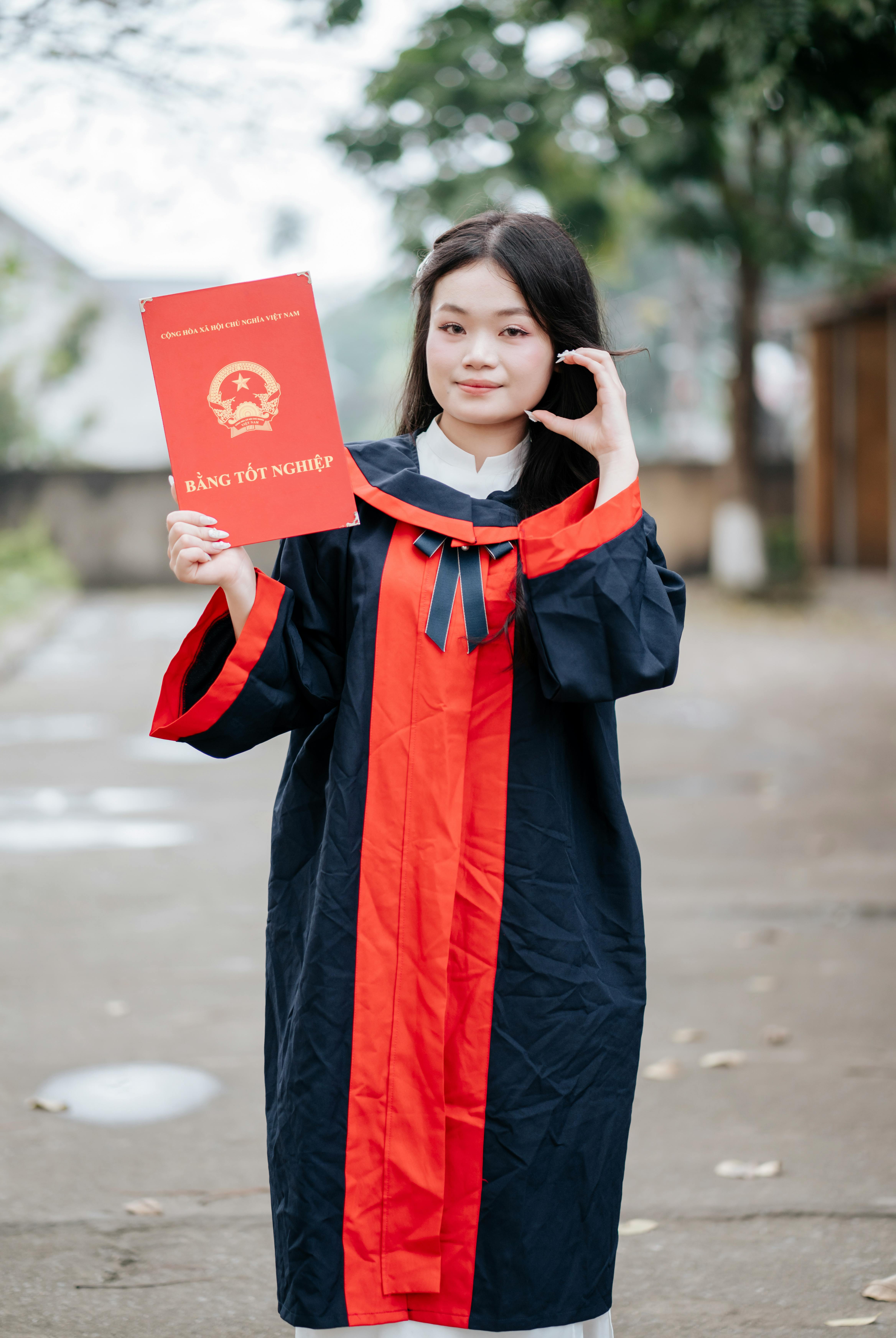 Is College Worth It? A Deep Dive into Degree ROI