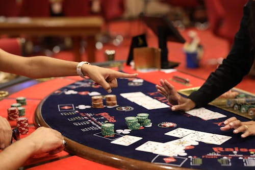 Imagine de stoc gratuită din cărți de poker, casino, jetoane de poker