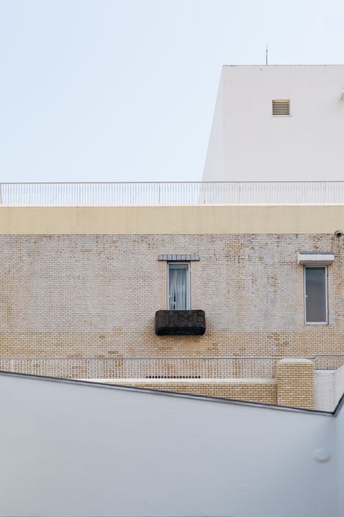 Free Sleek minimalist architecture featuring geometric lines in Tokyo. Stock Photo