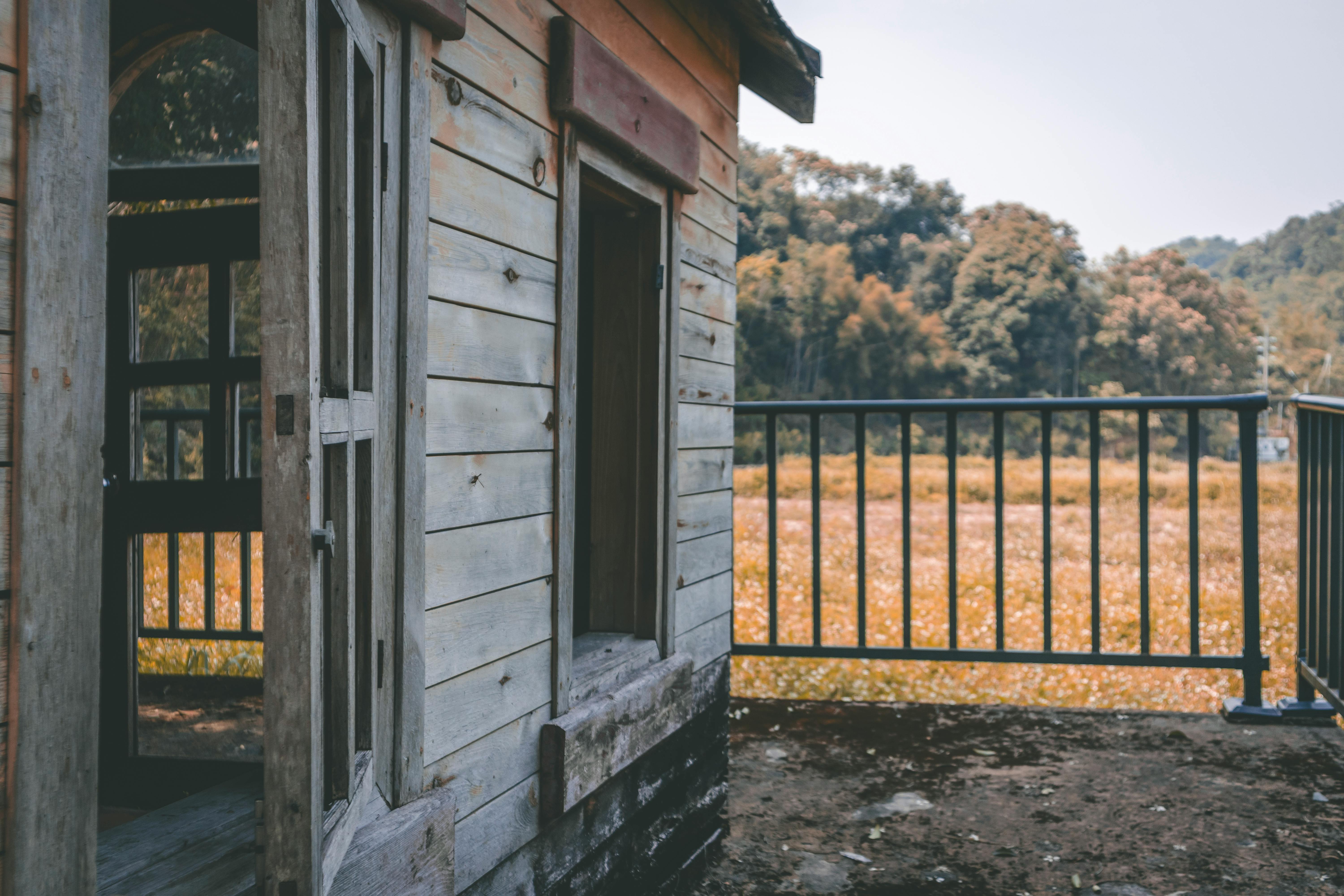 Modulación de Amplitud en Síntesis: Generación de Bandas Laterales y Riqueza Tímbrica