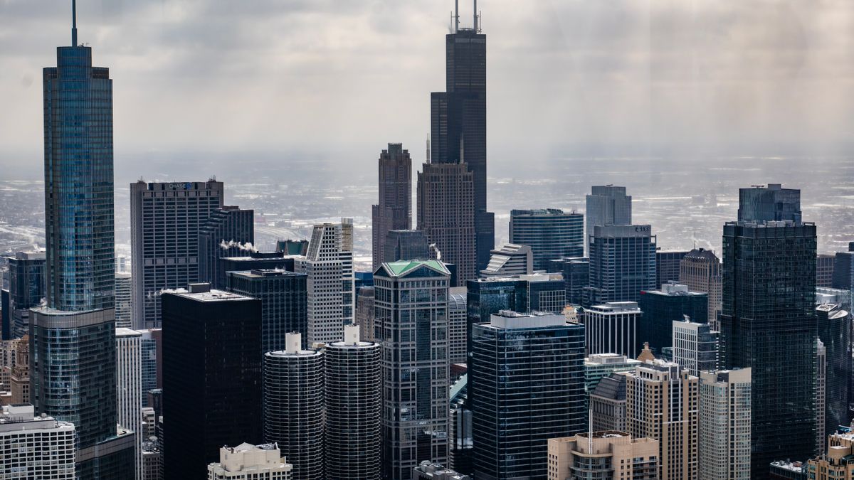 Planning a Downtown Chicago Wedding: Your Complete DJ and Music Guide