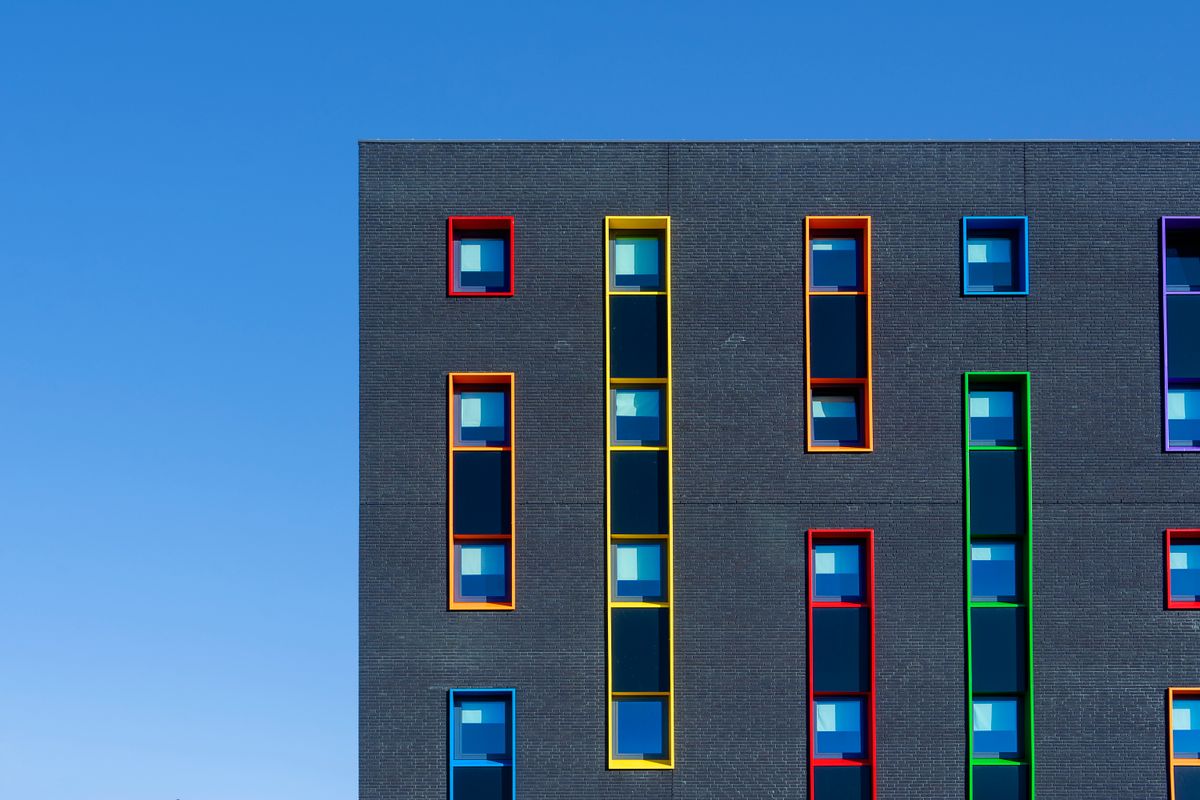 student moves in White City — Student Moves in White City — the working end of the job
