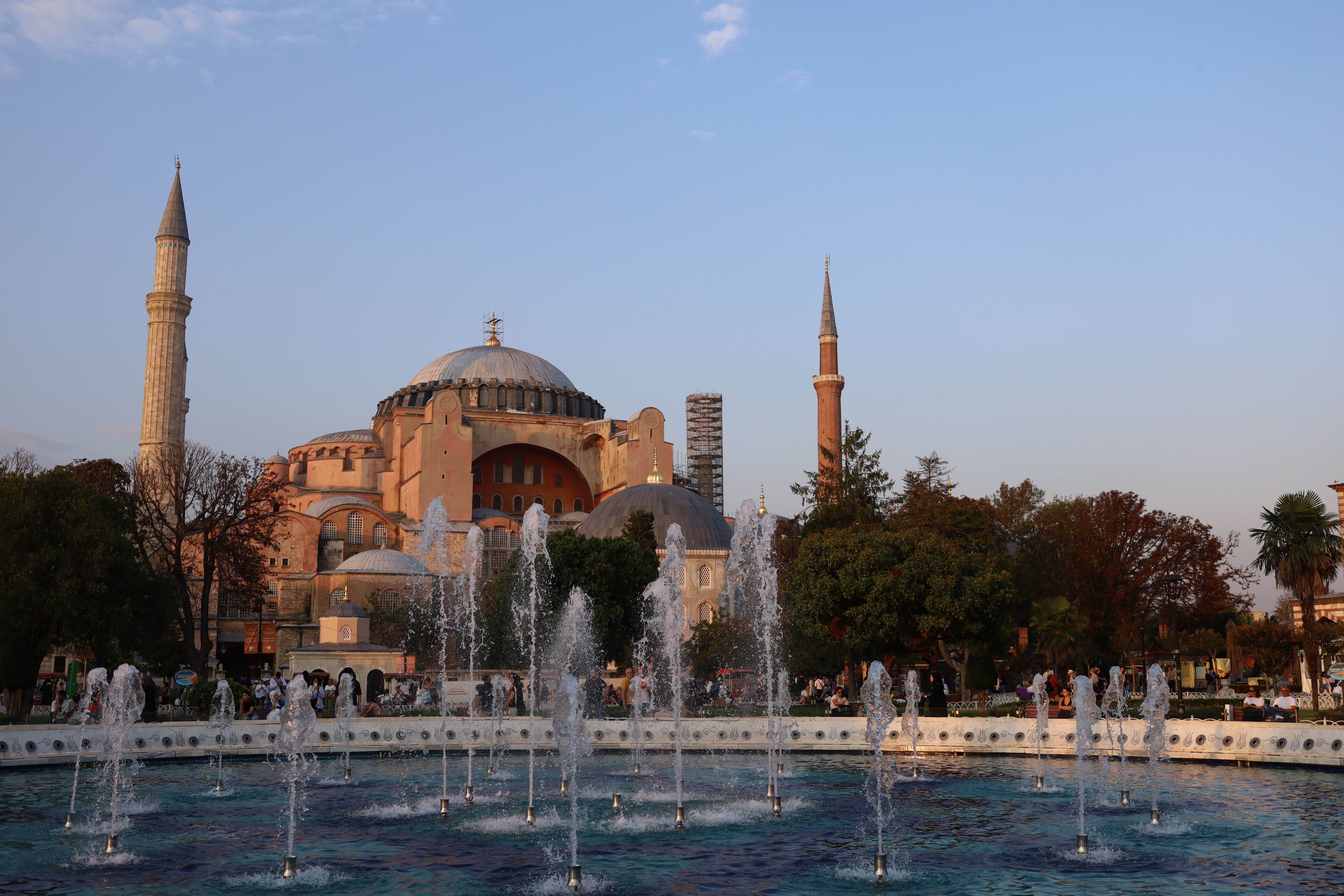 Hagia Sophia with Fountain in Istanbul at Dusk · Free Stock Photo
