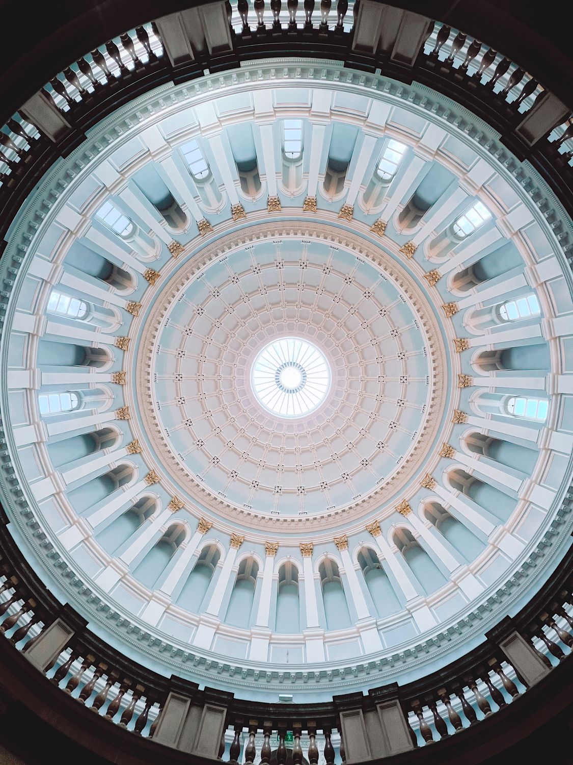 Majestic Architectural Dome Interior View · Free Stock Photo