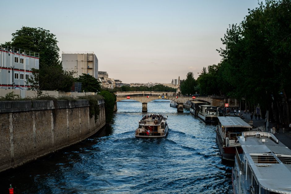 Seine River Dinner Cruise with Gourmet Menu