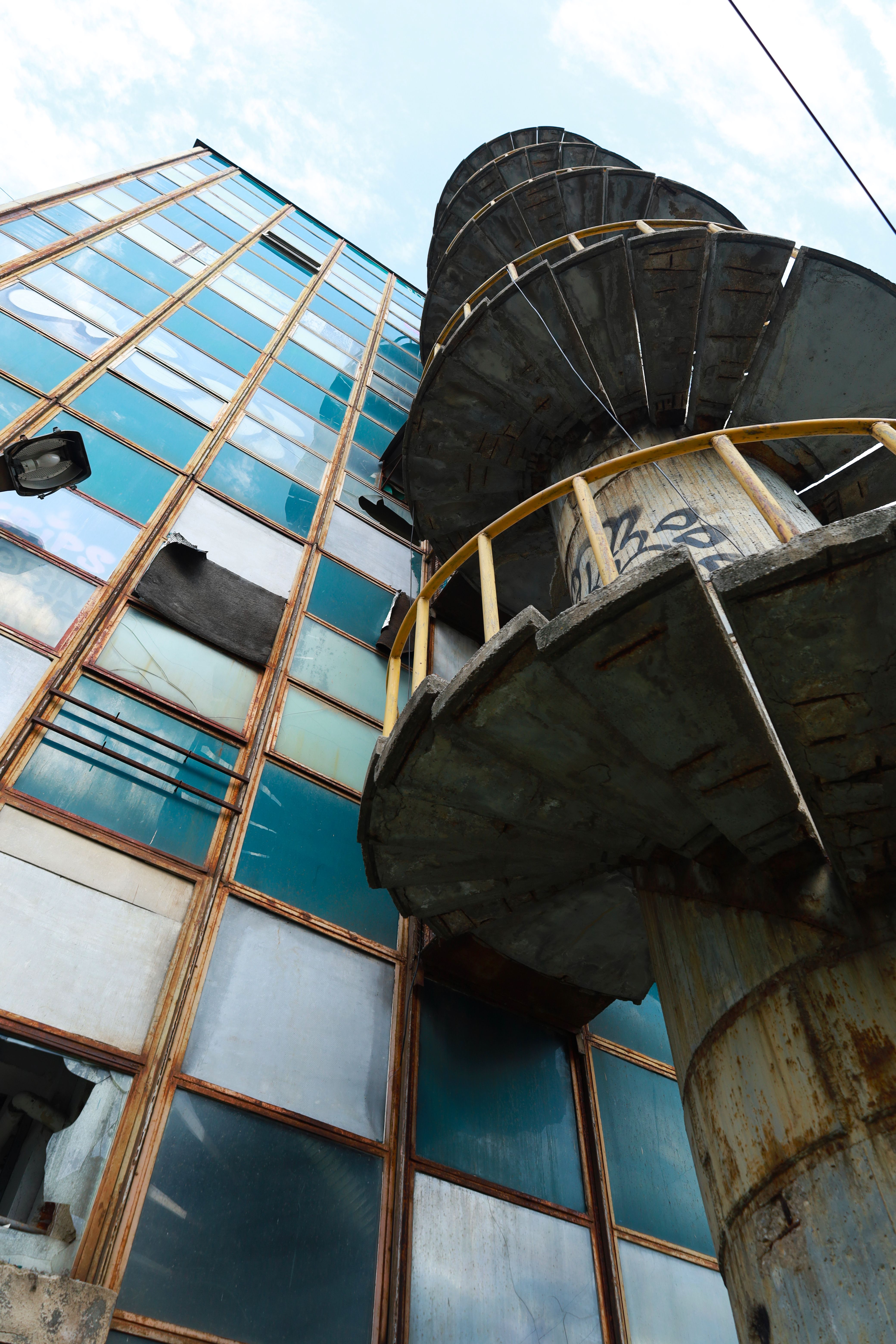 Broken Building Photos, Download The BEST Free Broken Building Stock ...