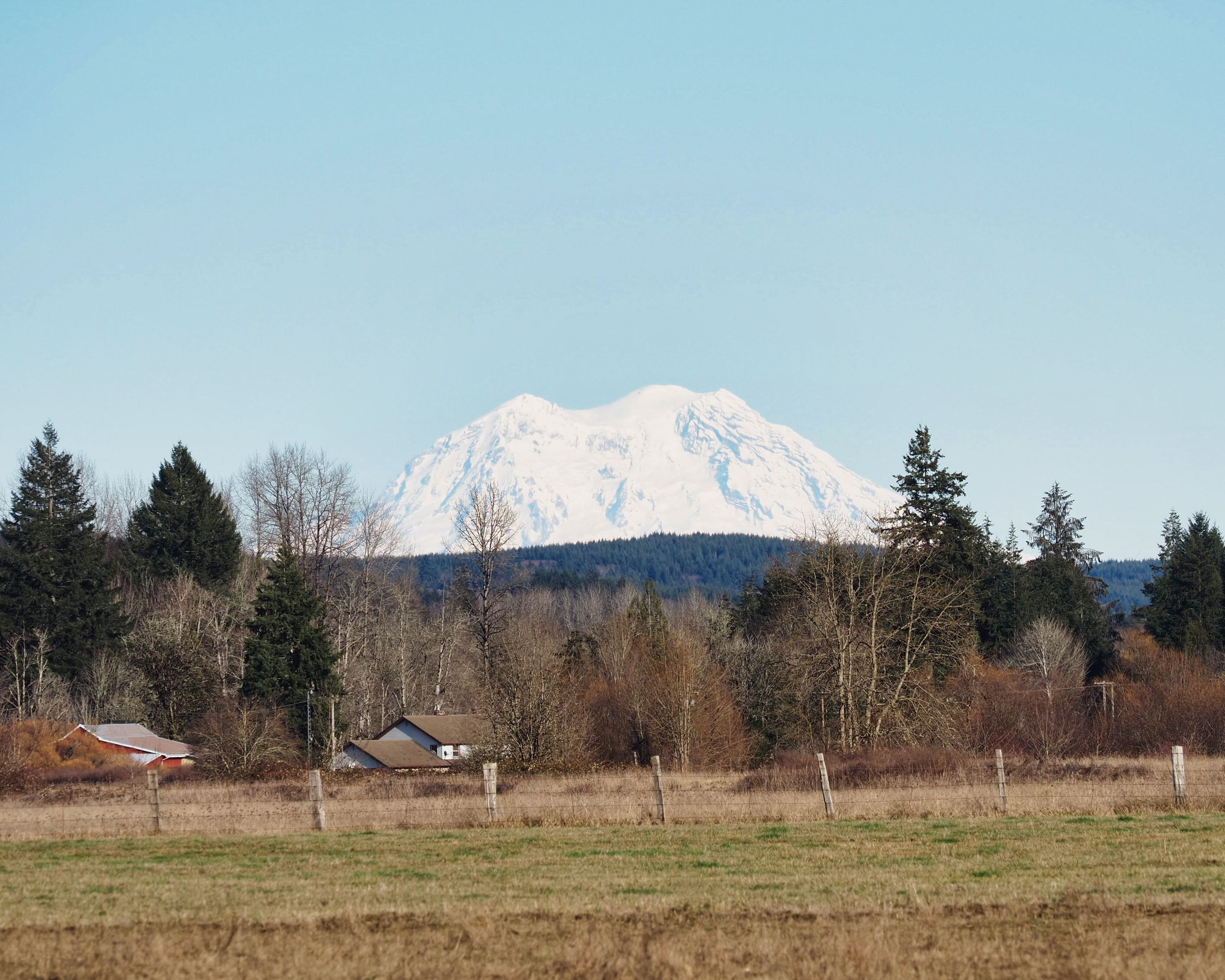 Mount Rainier with Rural Landscape in Washington · Free Stock Photo