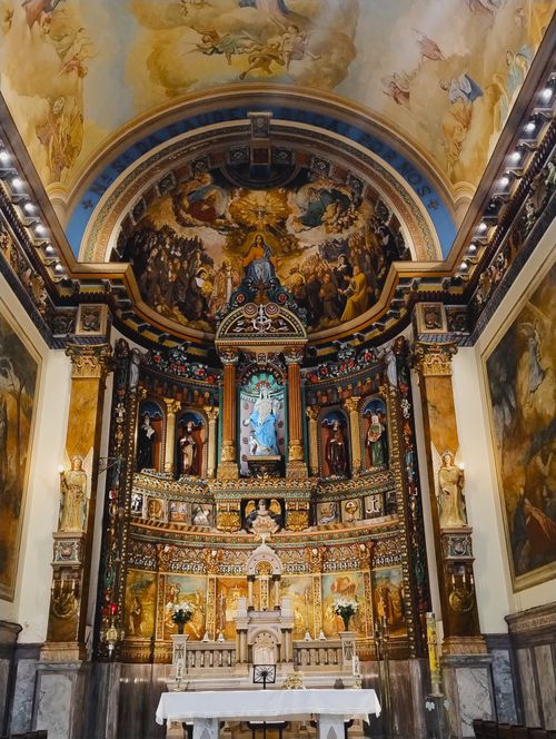 Free Detailed view of a beautifully decorated church interior in São Paulo, Brazil. Stock Photo