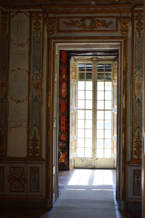 Free Luxurious historical interior with intricate, gilded door frames in Turim, Italy. Stock Photo