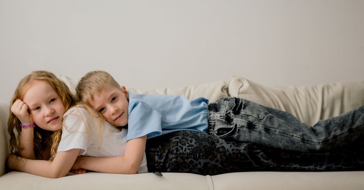 5 phrases qui sécurisent un enfant anxieux (à dire dès ce soir)