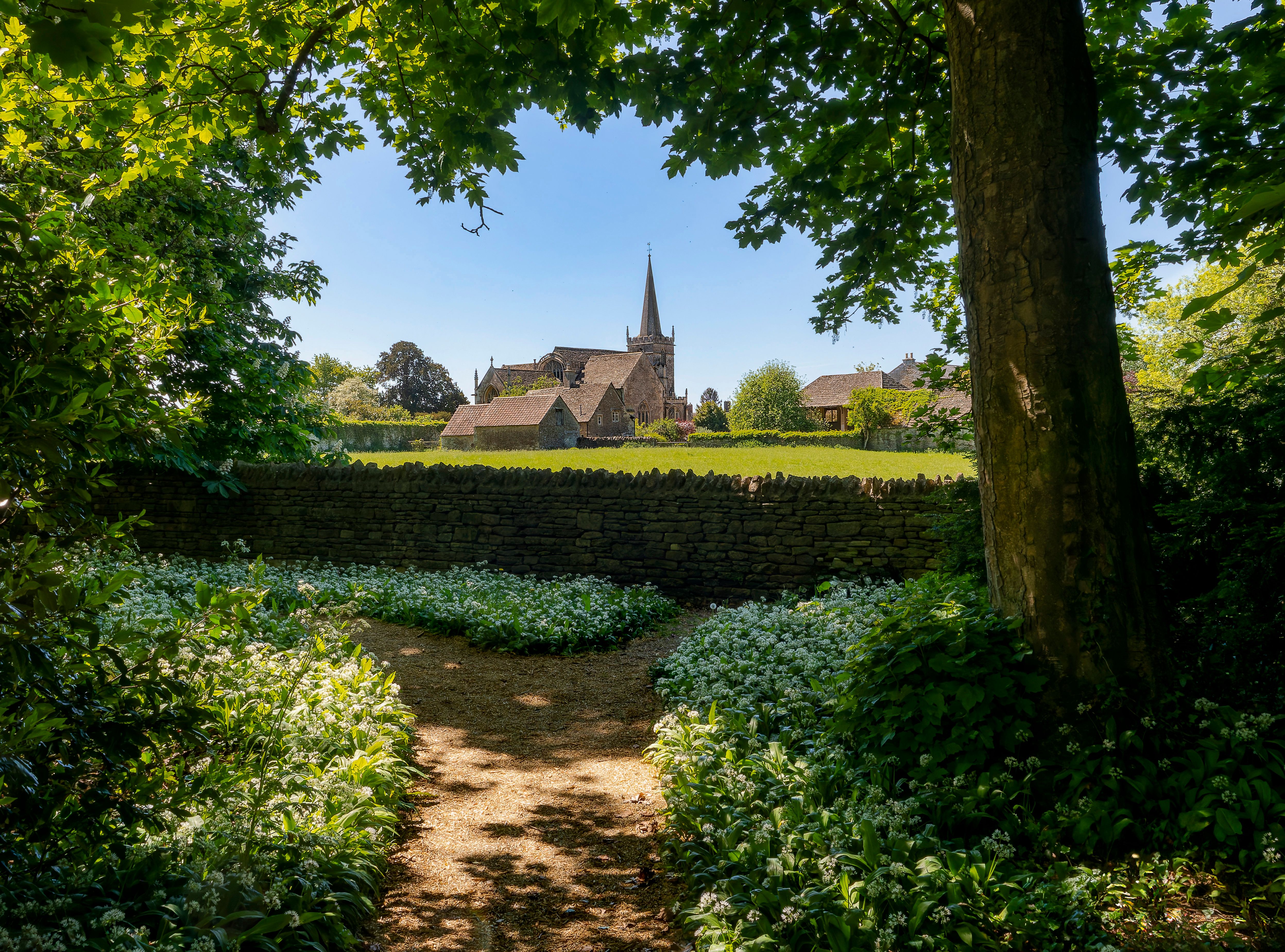 St Eadburgha's Church & the Cotswold Way Walk