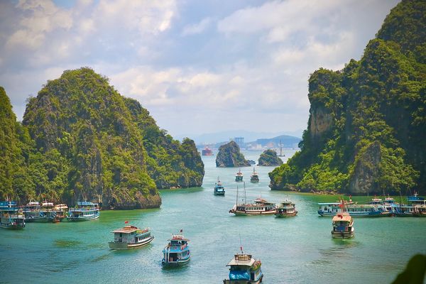 City Highlights Tour in Halong