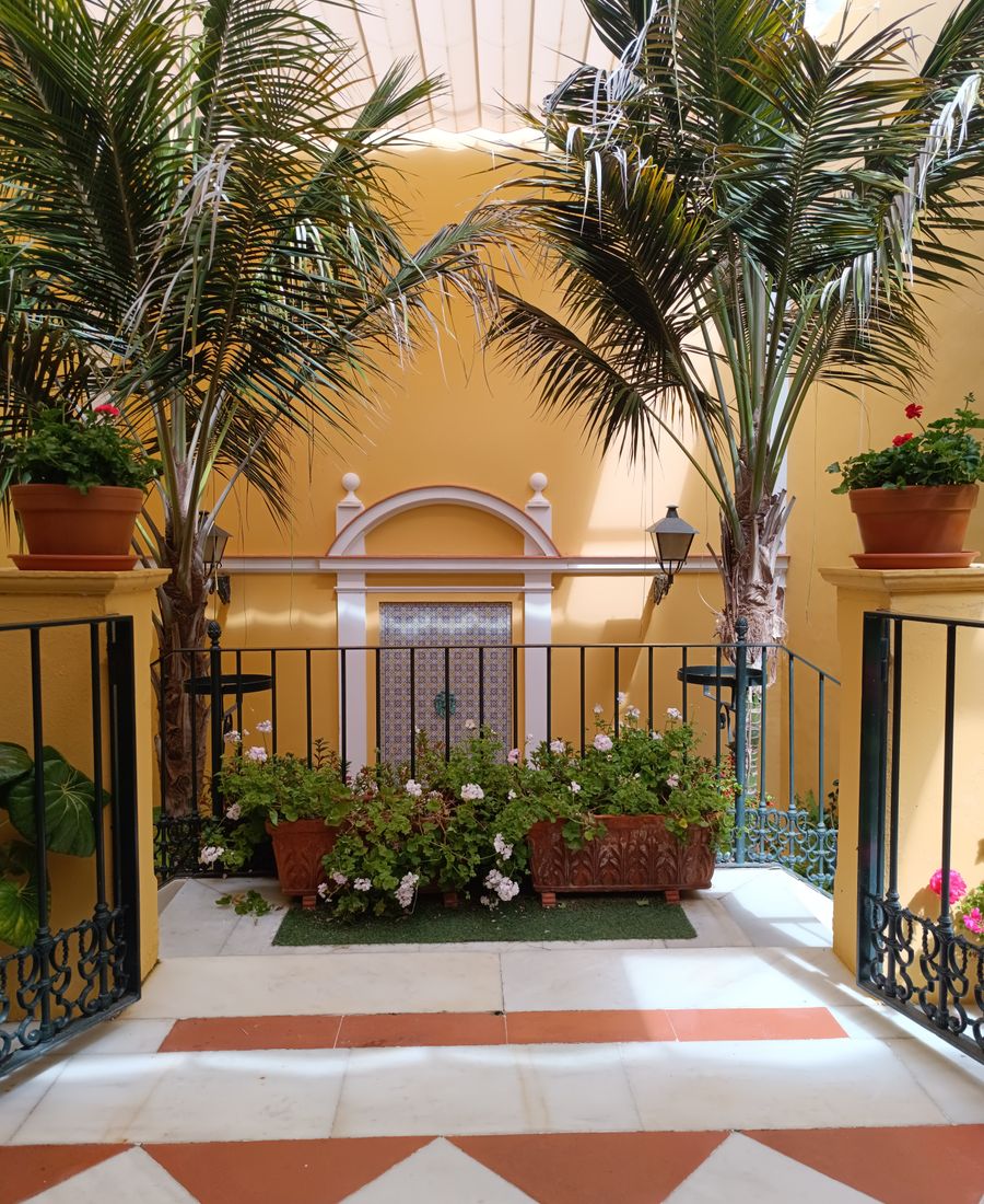 Paver courtyard and outdoor living space