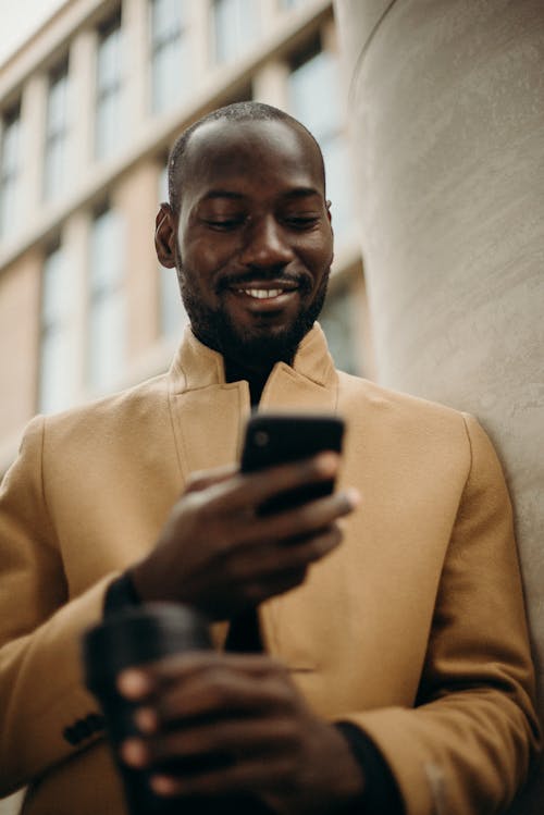 Kostnadsfri bild av afroamerikansk man, ansiktshår, ansiktsuttryck