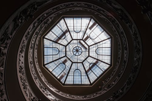 Foto Van Gebrandschilderd Glas Plafond