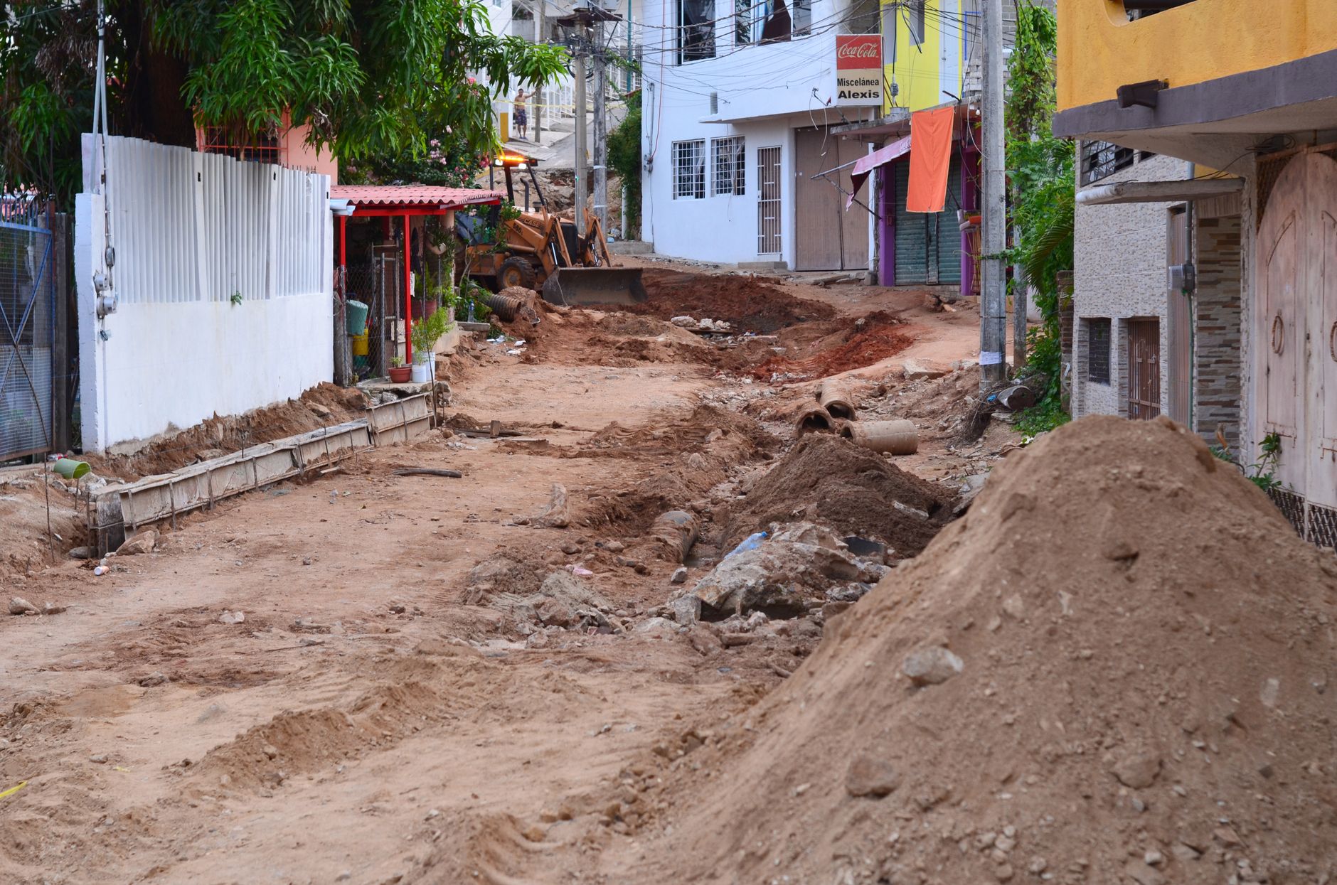 Featured image for the article: Furniture on Central Street footpaths forces Shivajinagar pedestrians onto the road