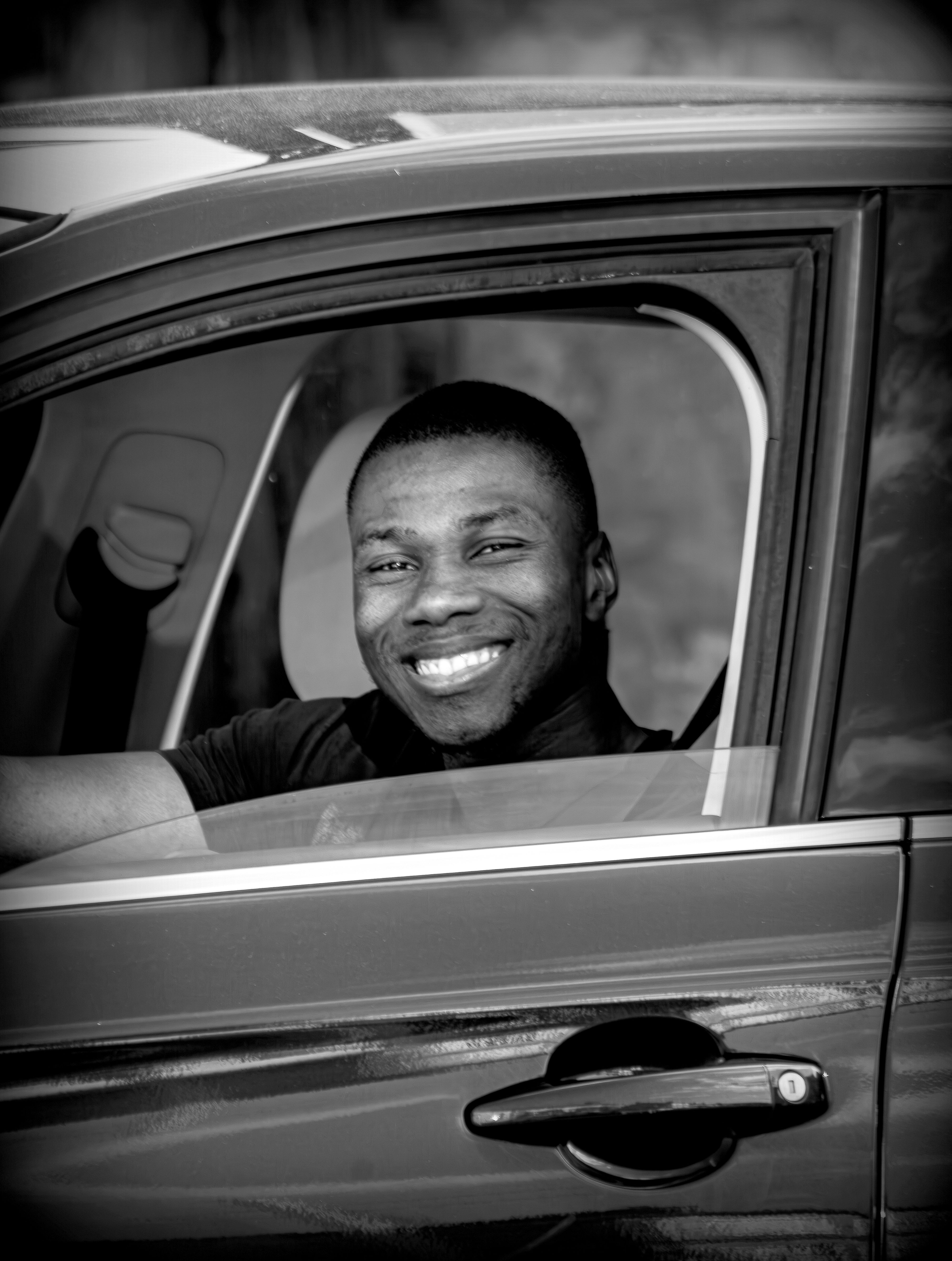 Vlyt driver in car