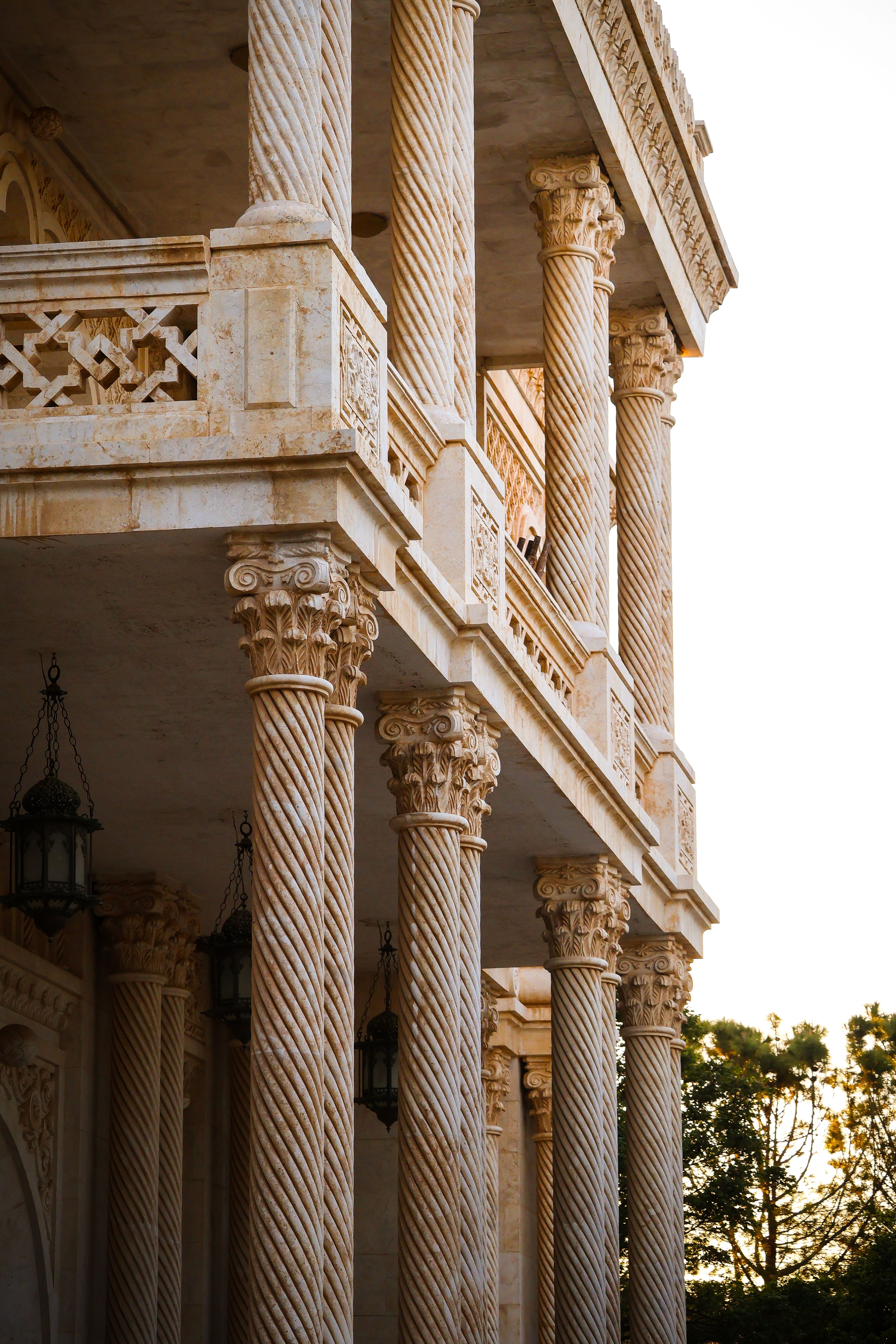 Elegant Classical Architecture with Columns · Free Stock Photo