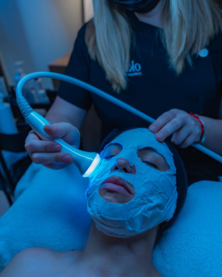 Facial treatment with a gentle ultrasound device during LDM treatment at Bailor Clinic in Sinsa, Gangnam