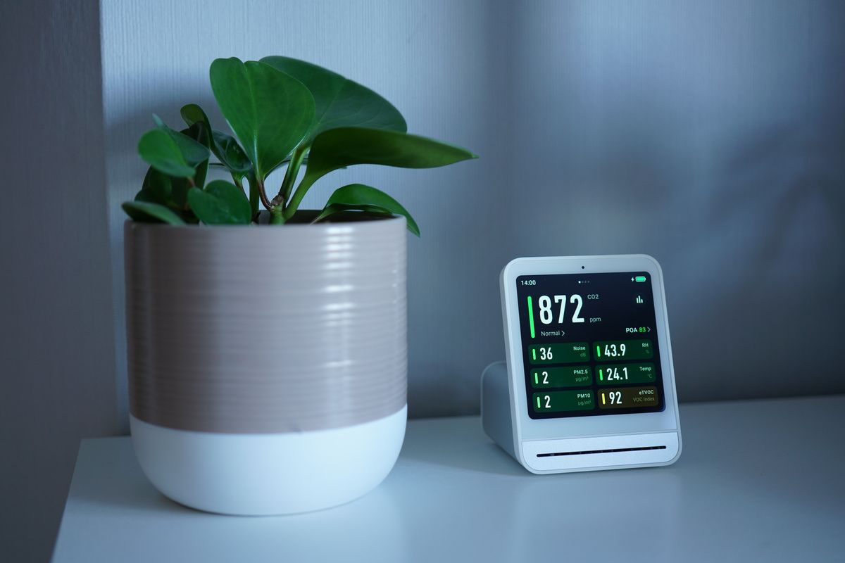Indoor air quality monitor tracking particulate levels during wildfire smoke conditions