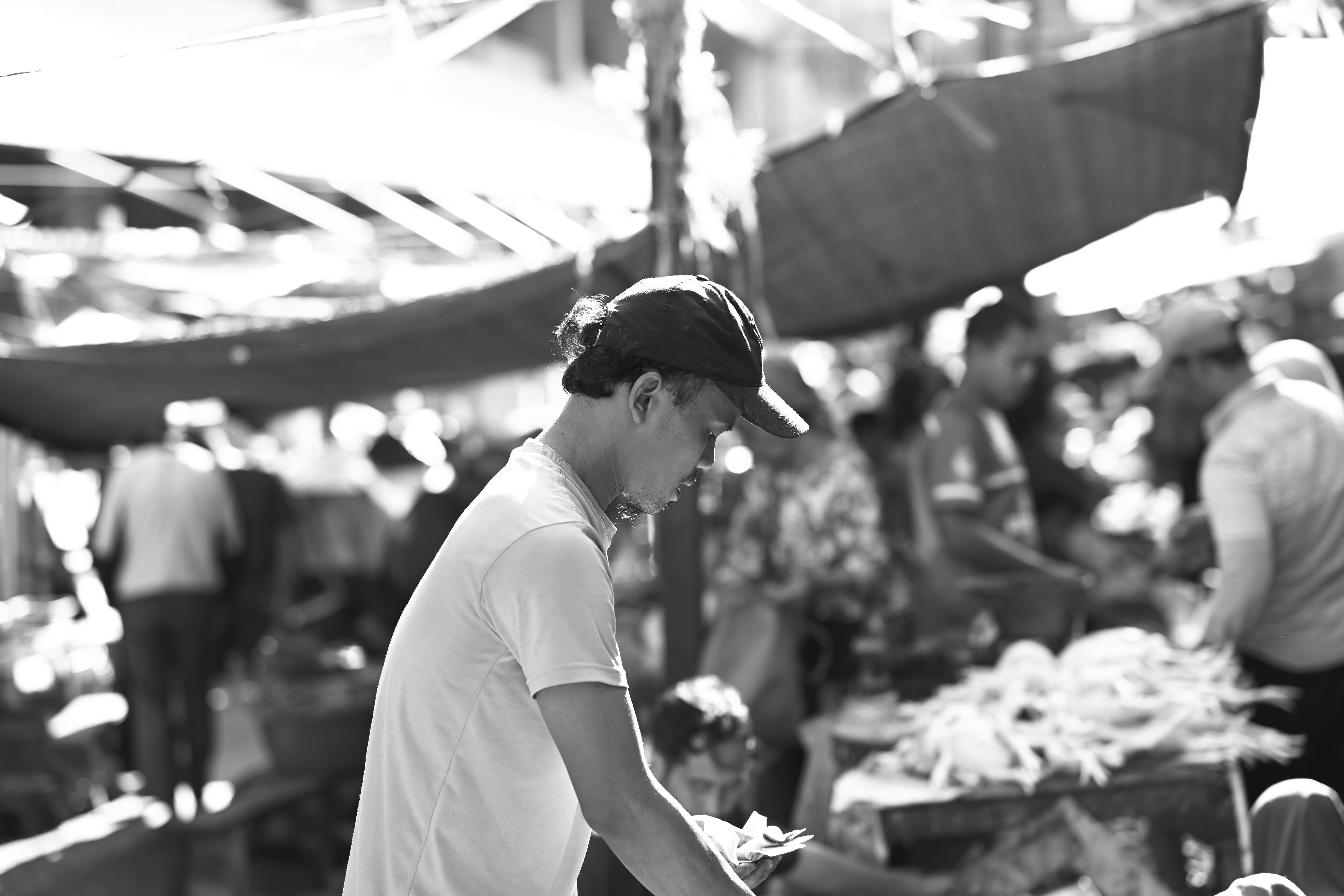6 Side Hustle Ideas For People Who Love Talking And Storytelling — Photo by Daniel Lee on Pexels