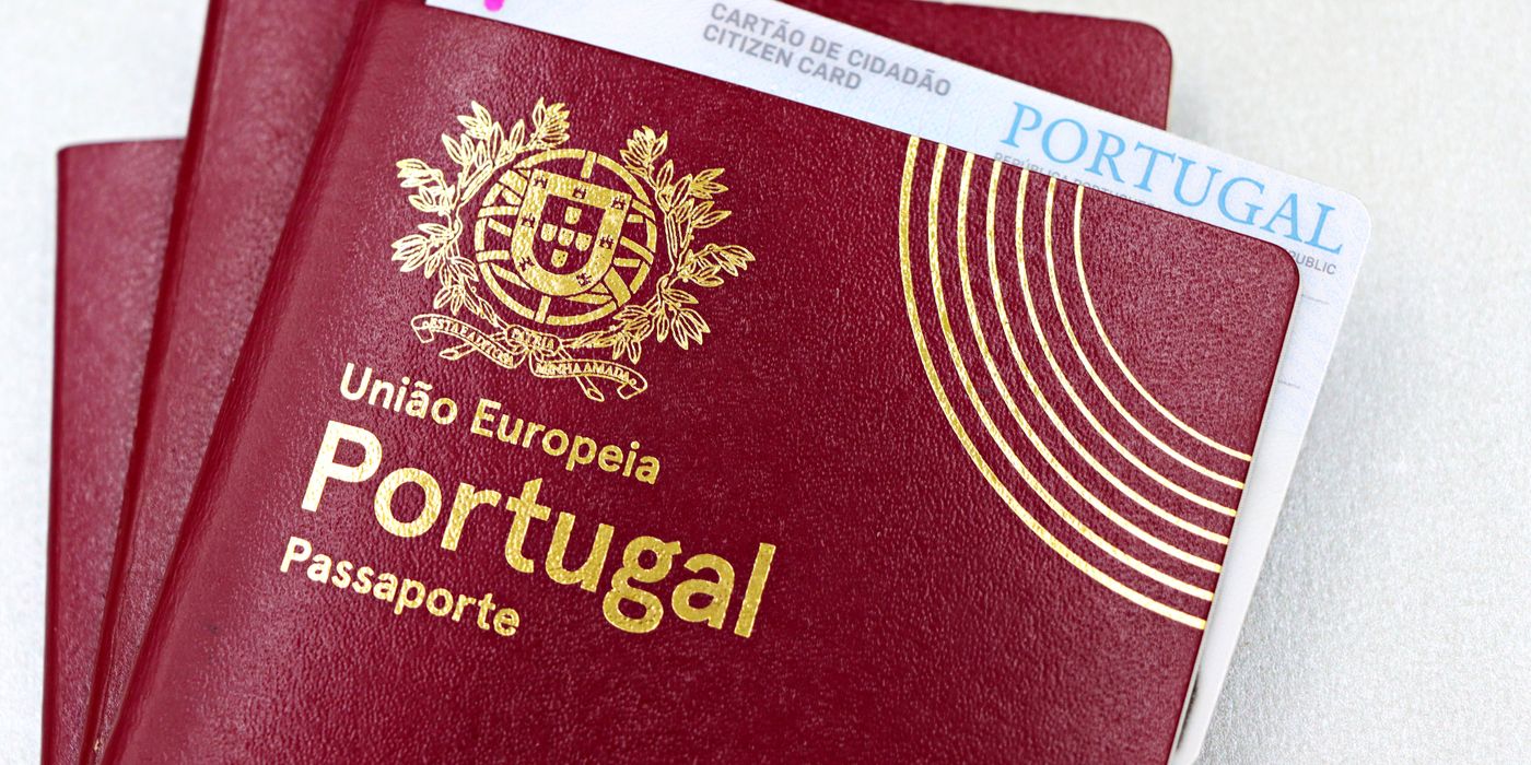 Close-up image of Portuguese passport and citizen card, essential for travel and identification in the EU.