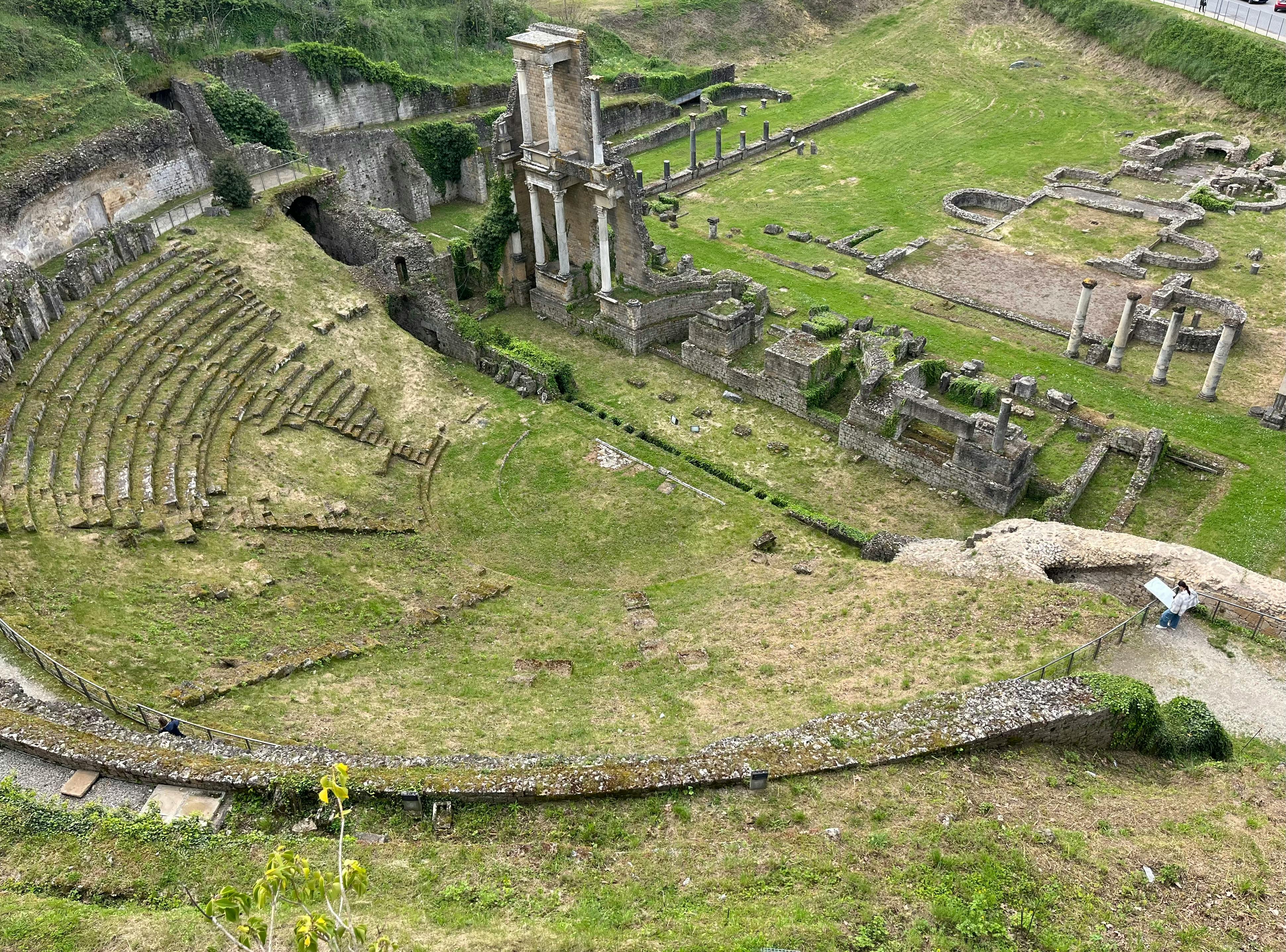 бесплатная Руины древнеримского амфитеатра в Италии Стоковое фото