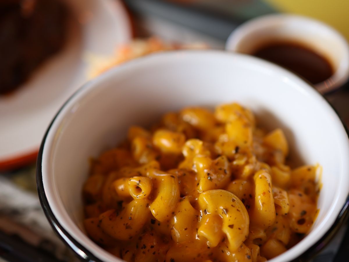 Slow Cooker Macaroni and Cheese