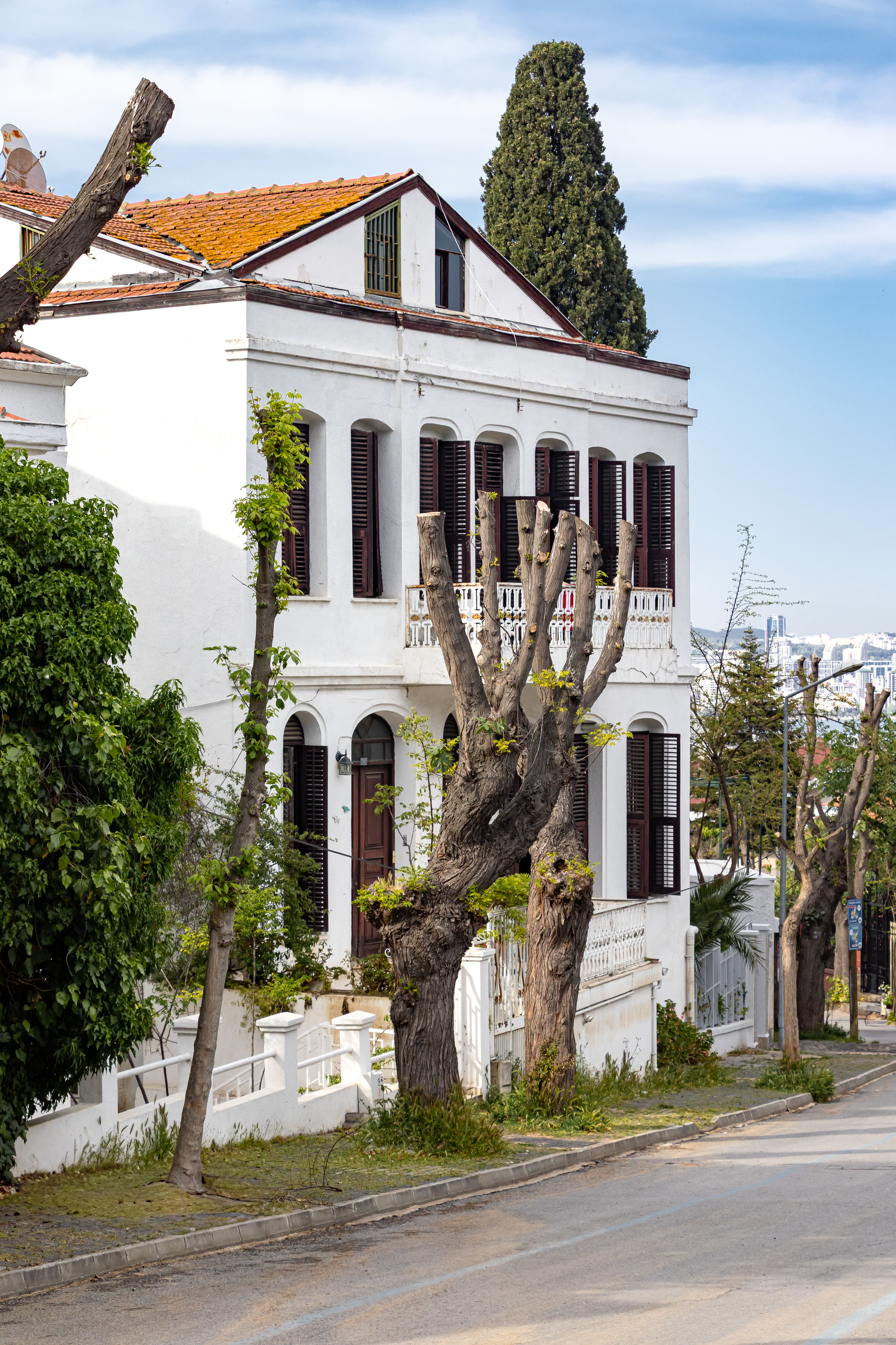 Elegant Historical House in İstanbul Suburb · Free Stock Photo