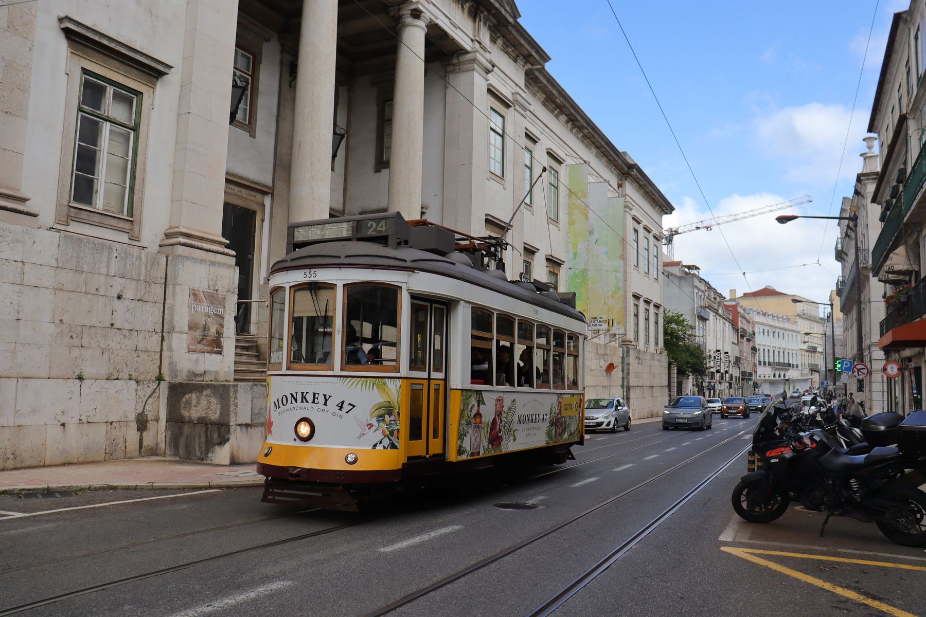 Navigating Lisbon in November: Trams, Metro, and Event-Day Strategy